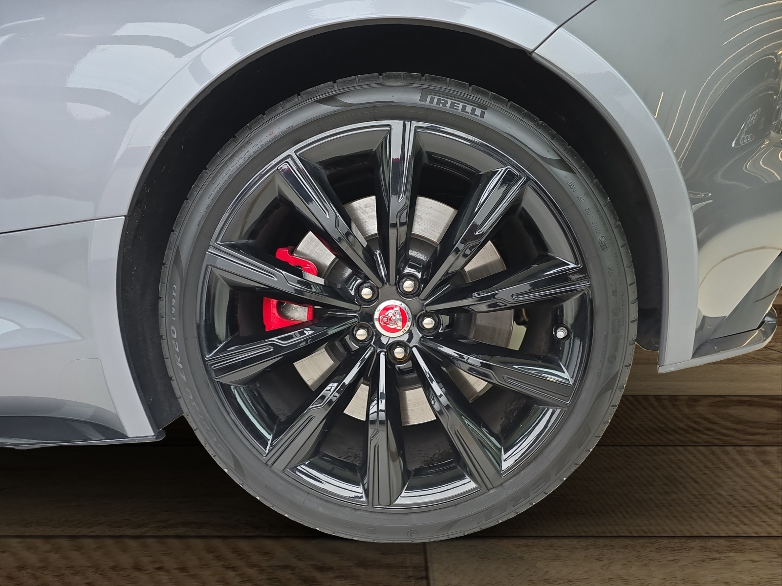 JAGUAR F-Type Coupé 5.0 V8 R75 Automatik AWD-image-23