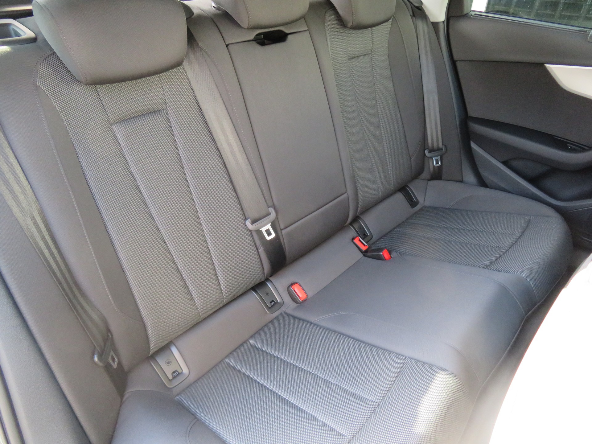 AUDI A4 Avant 40 TFSI EDITION PLUS "S-LINE Competition"" S-tronic quattro-image-11