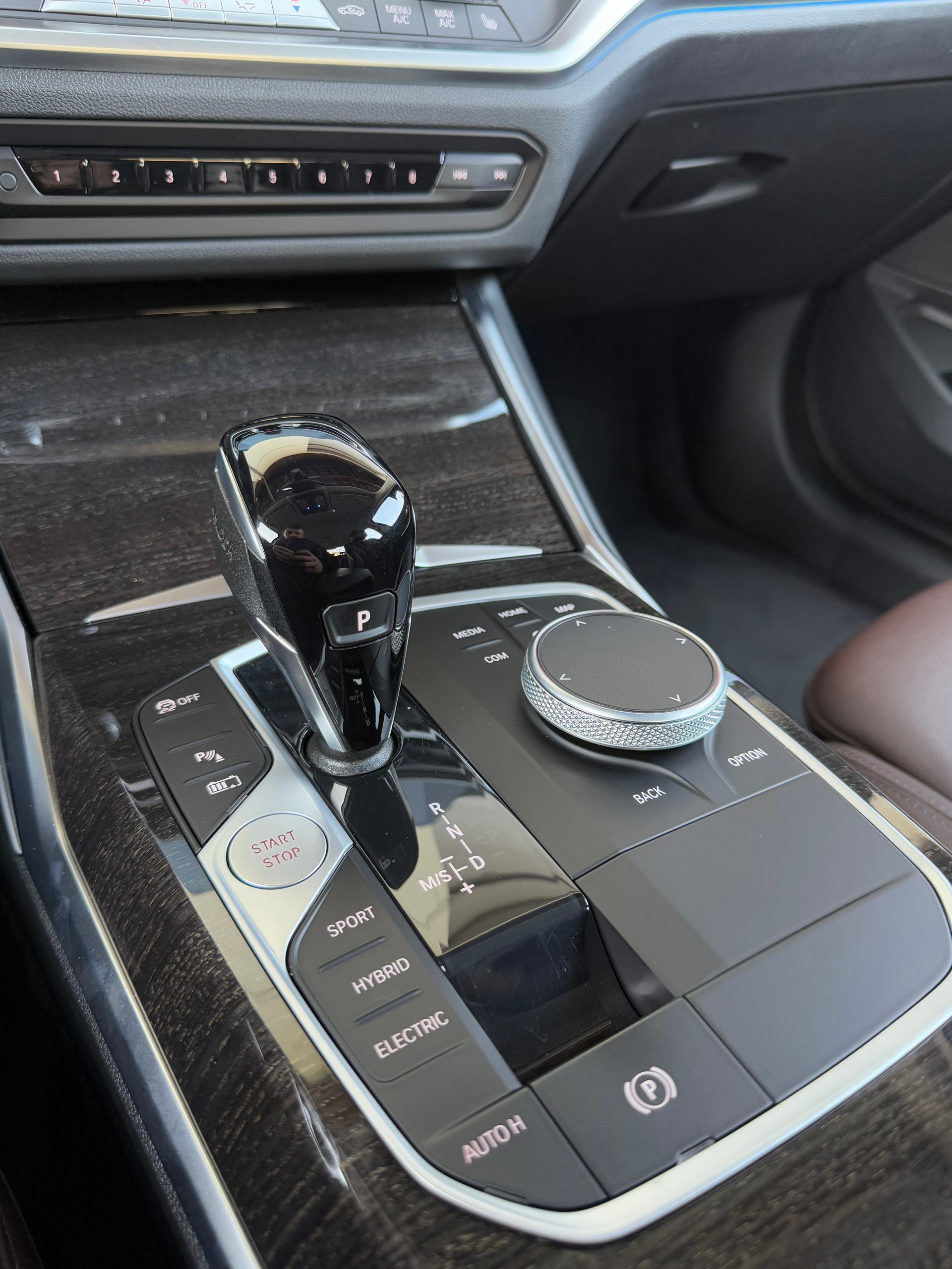 BMW 320e Steptronic-image-11