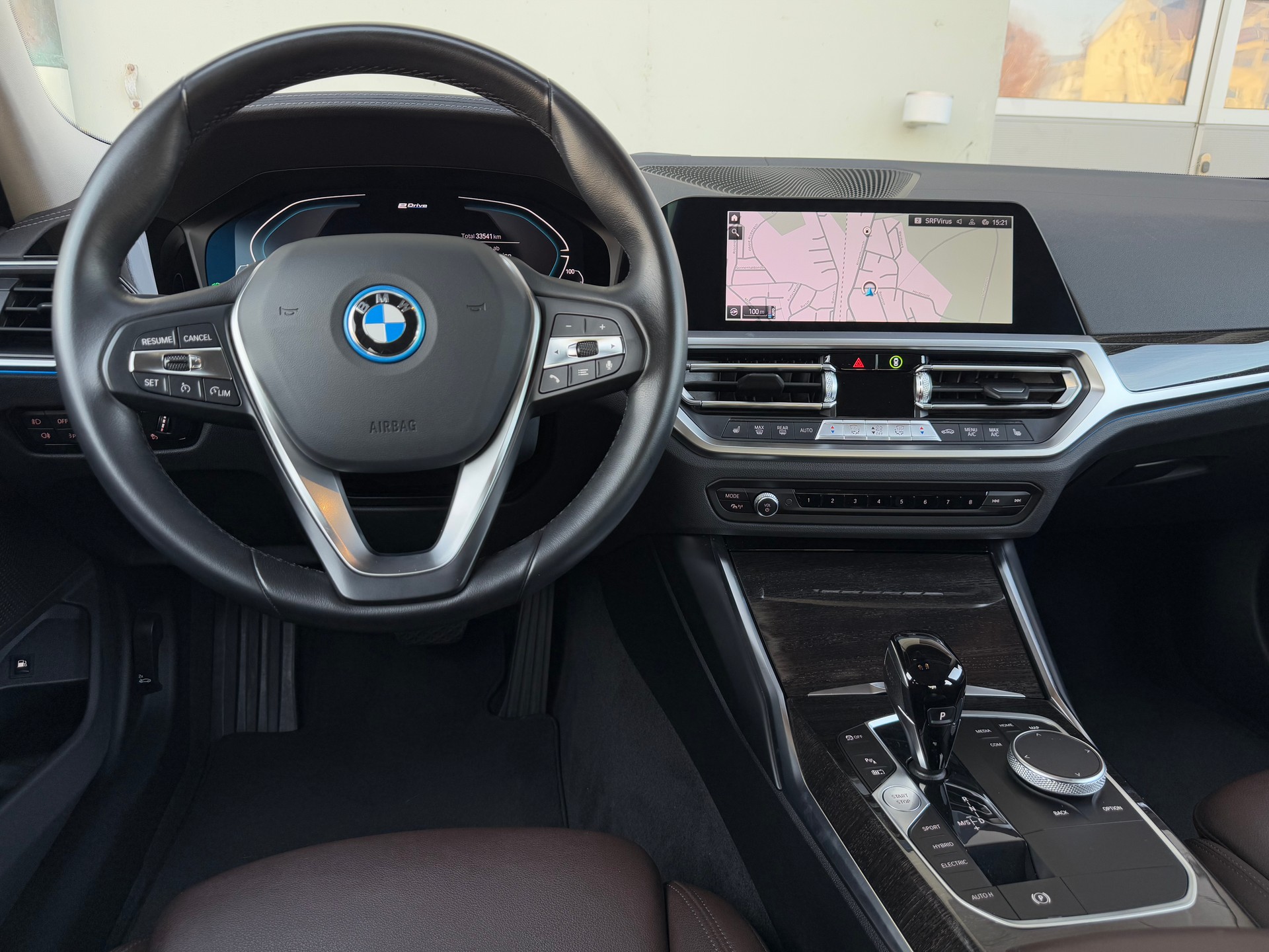 BMW 320e Steptronic-image-6