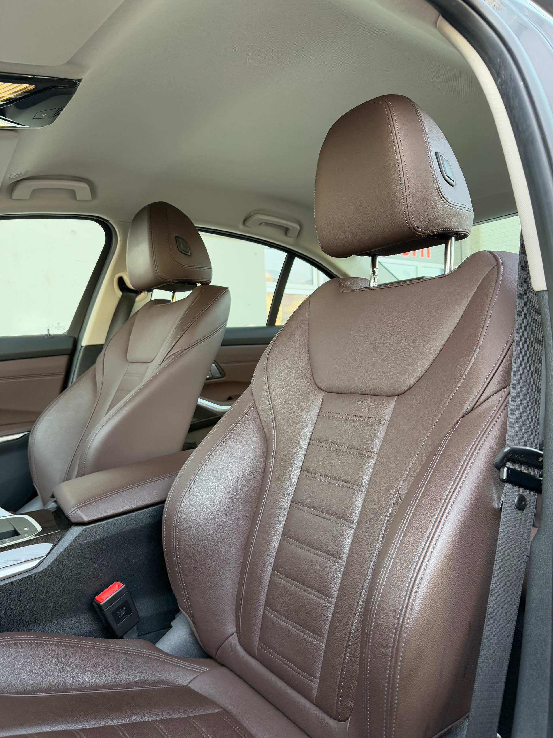 BMW 320e Steptronic-image-15