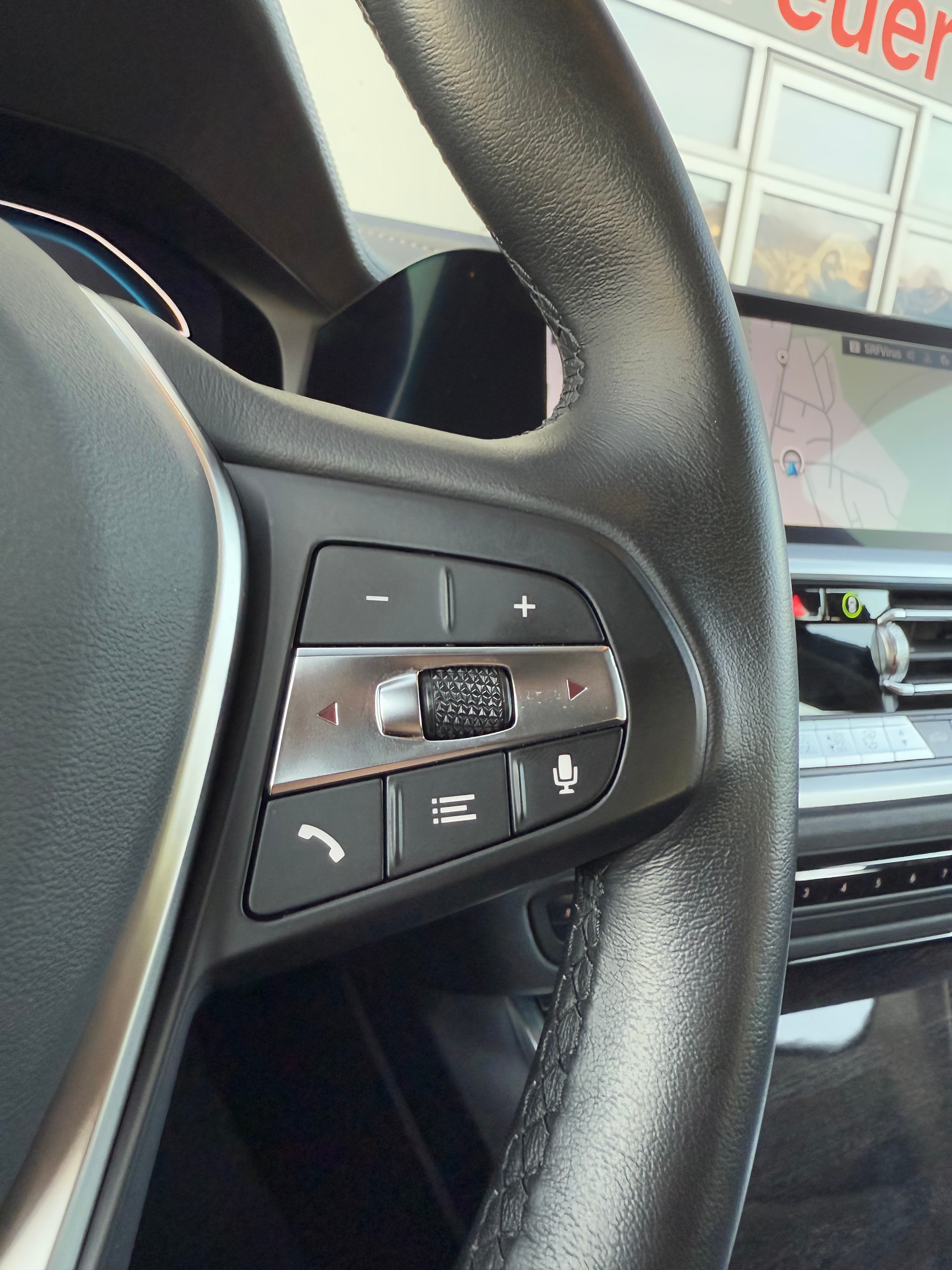 BMW 320e Steptronic-image-12