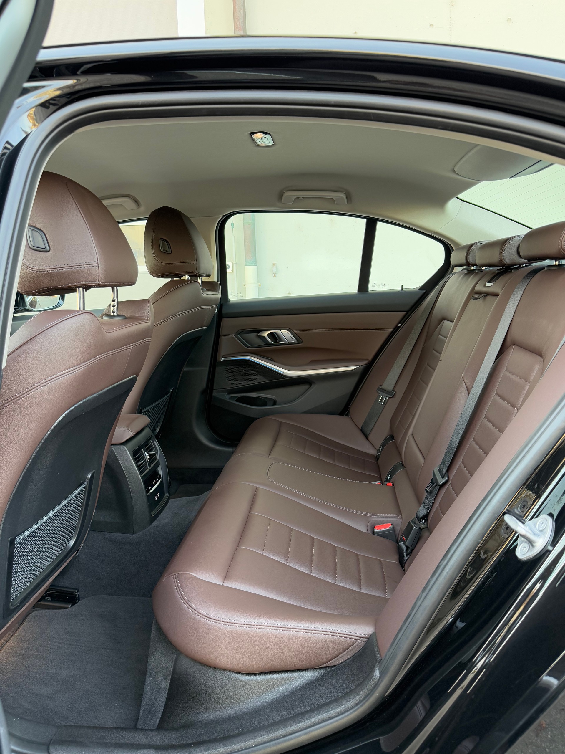 BMW 320e Steptronic-image-14