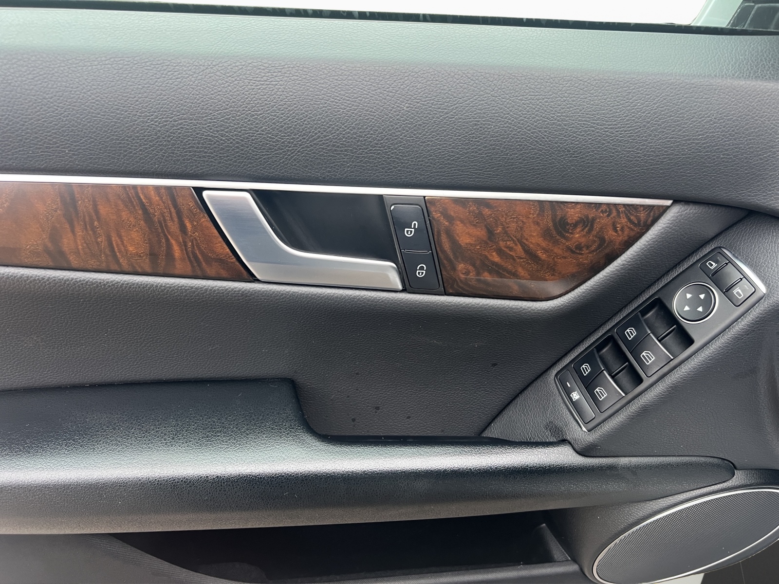 MERCEDES-BENZ C 180 Elégance 7G-Tronic-image-9