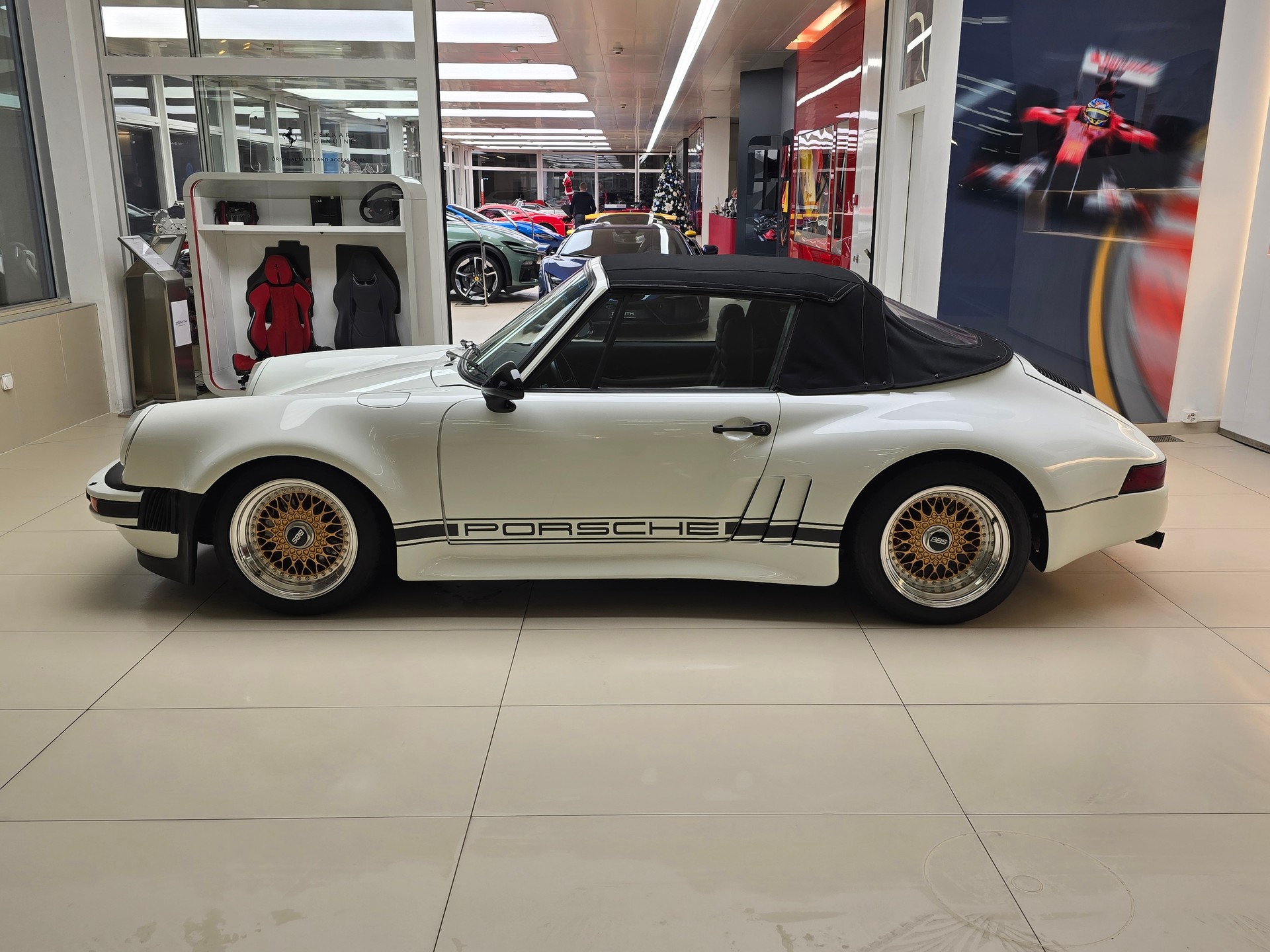 PORSCHE 911 Carrera Cabrio-image-7