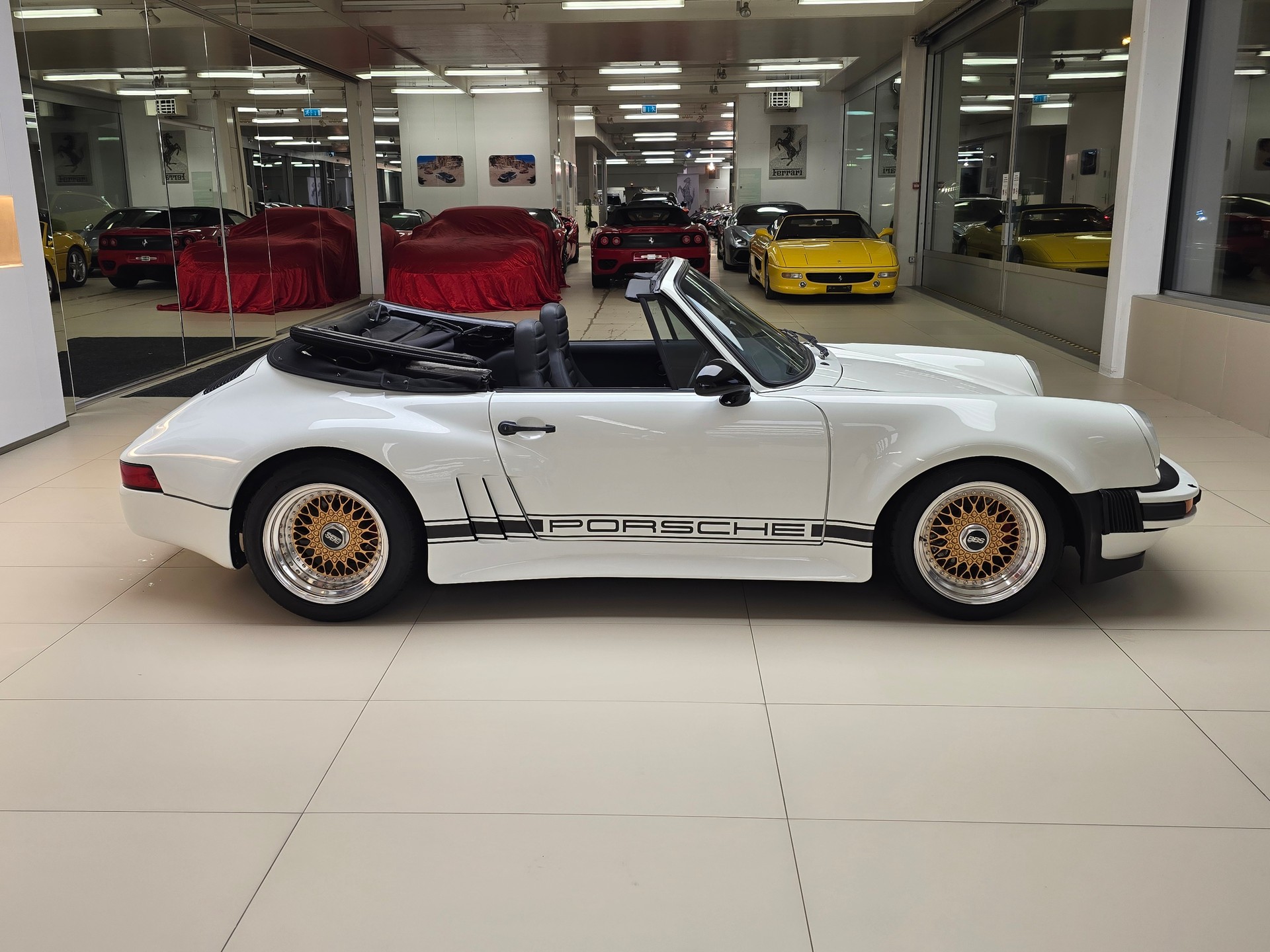 PORSCHE 911 Carrera Cabrio-image-3