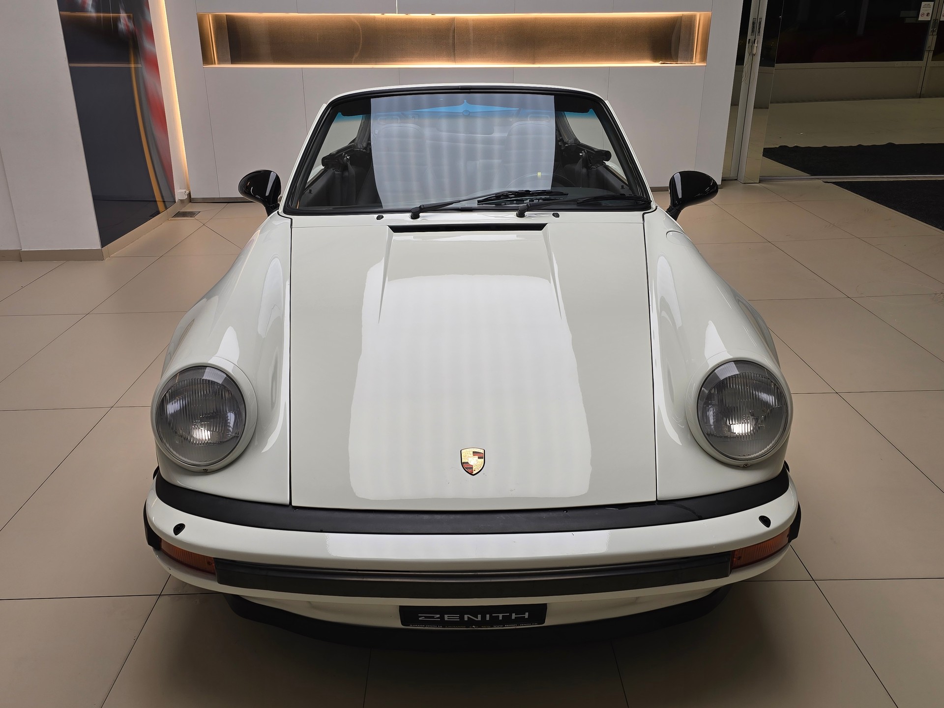 PORSCHE 911 Carrera Cabrio-image-1