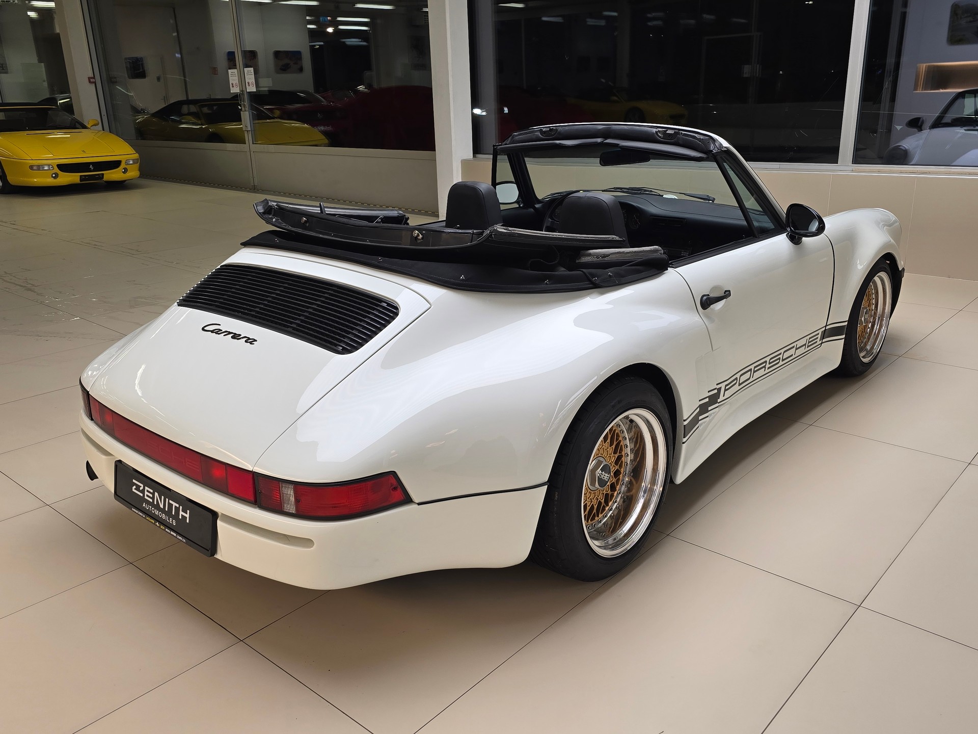 PORSCHE 911 Carrera Cabrio-image-4