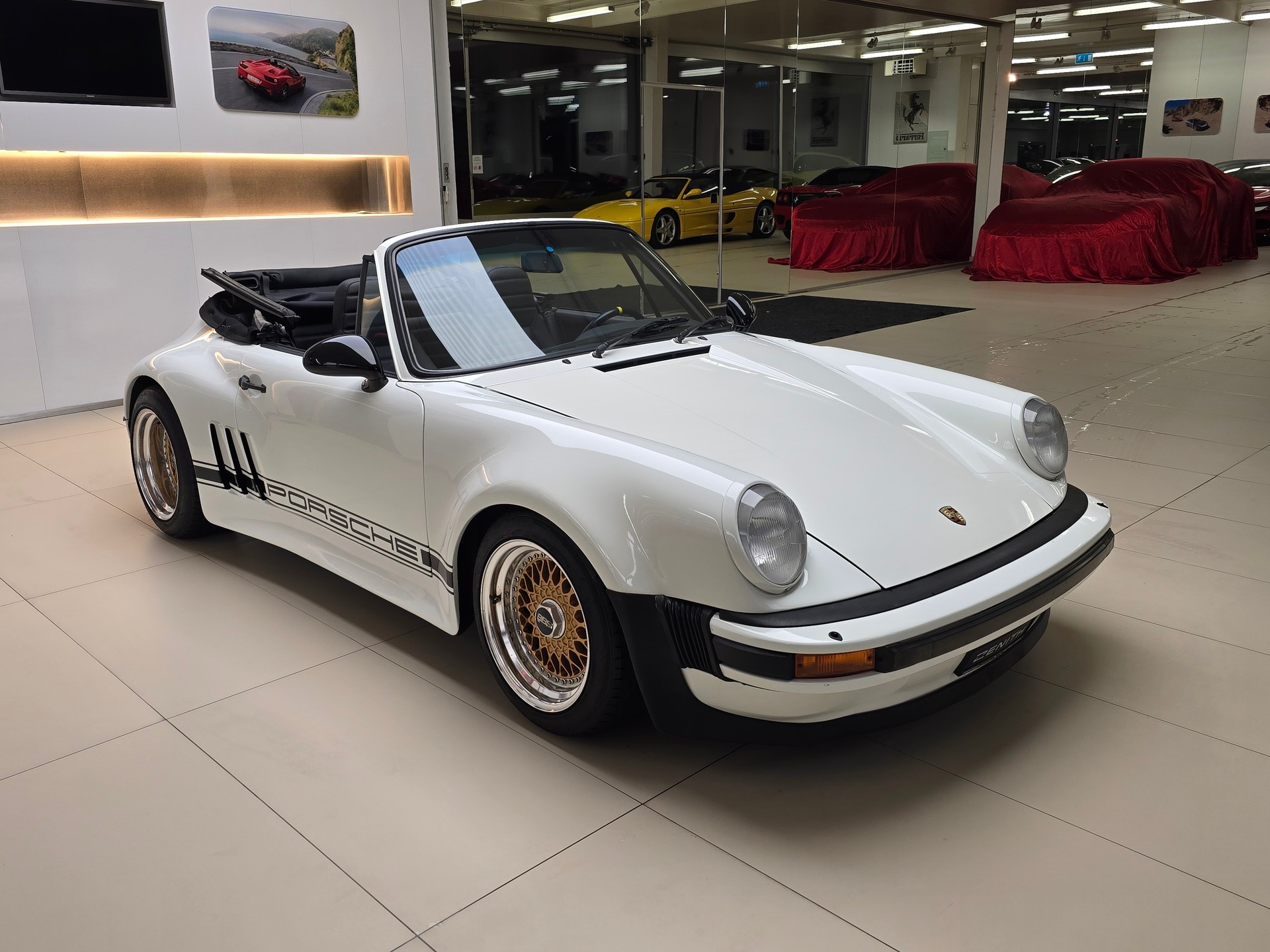 PORSCHE 911 Carrera Cabrio-image-2