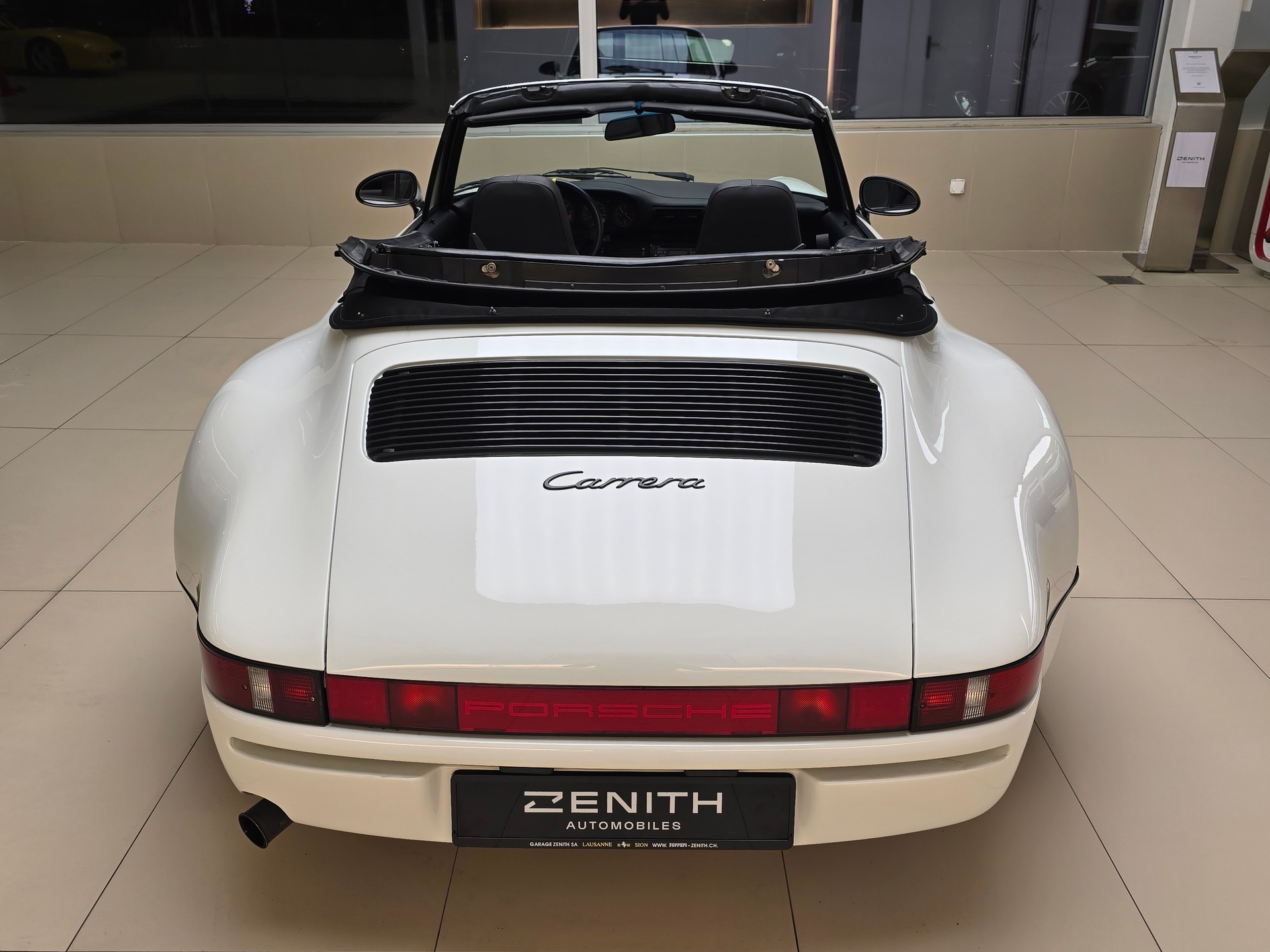 PORSCHE 911 Carrera Cabrio-image-5