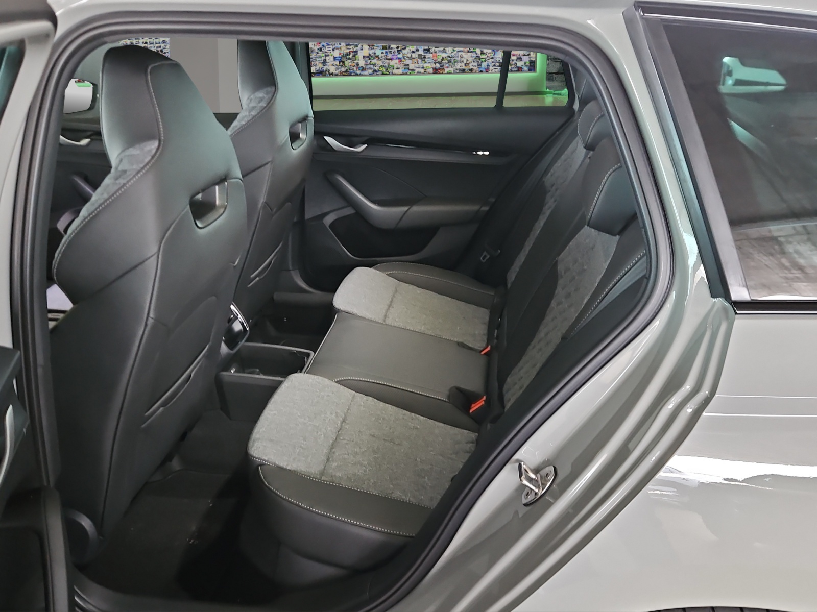 SKODA Octavia Combi 2.0 TSI DSG Sport Line 4x4-image-10