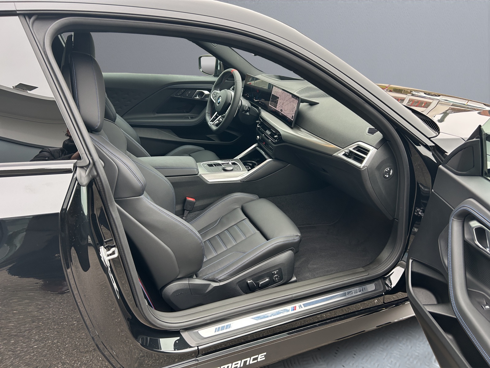 BMW M240i xDrive M Sport Pro Steptronic M Performance-image-24