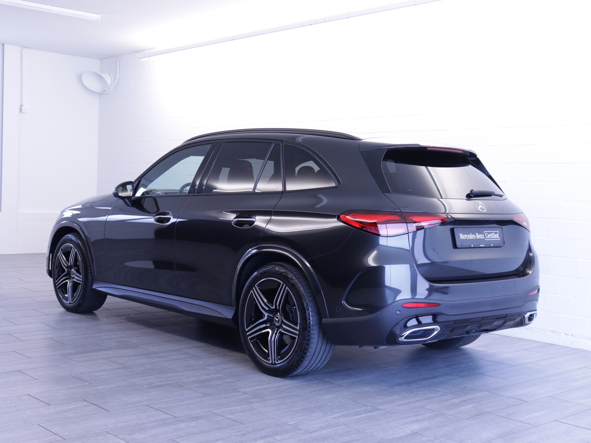 MERCEDES-BENZ GLC 220 d AMG Line 4matic-showroom-element-3