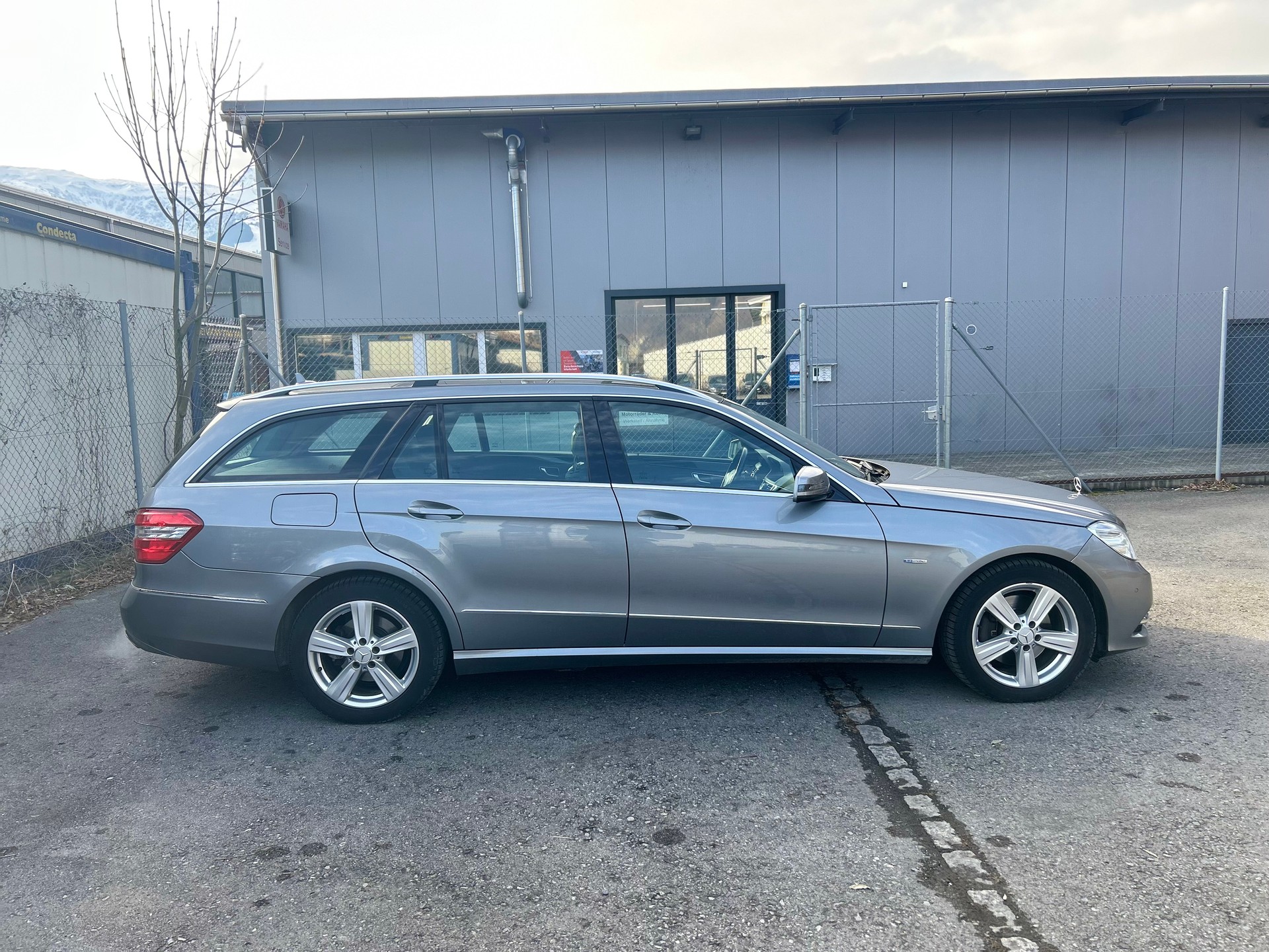 MERCEDES-BENZ E 350 CDI BlueEfficiency Elégance 4Matic 7G-Tronic-image-6