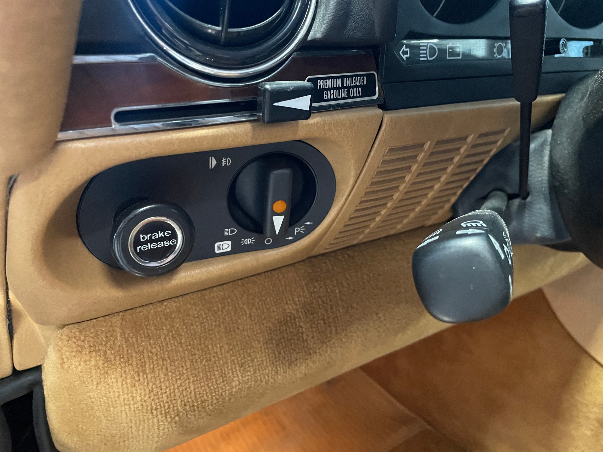 MERCEDES-BENZ SL 560-image-10