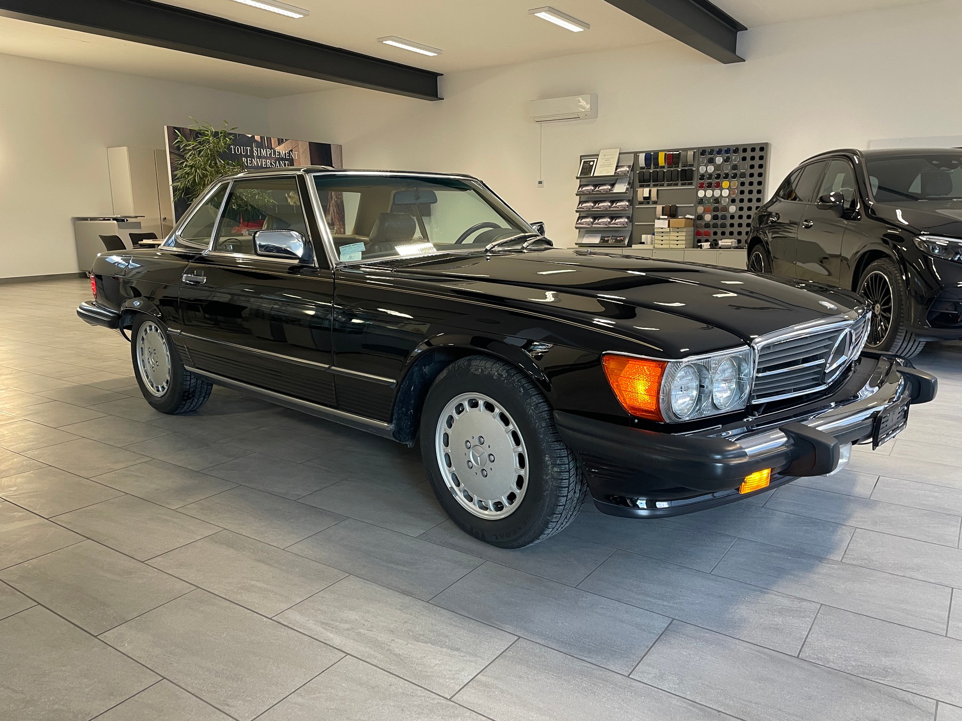 MERCEDES-BENZ SL 560-image-2