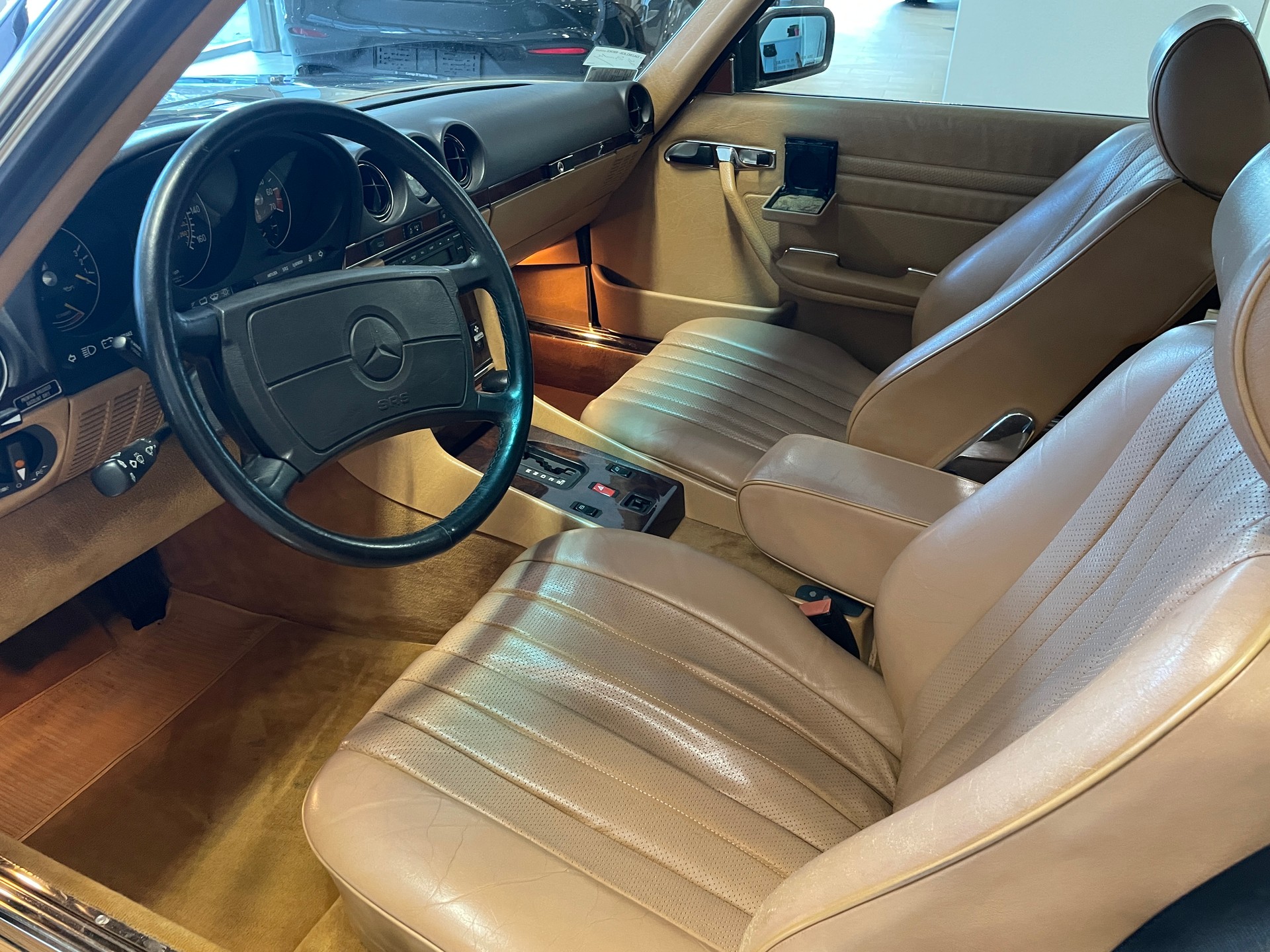 MERCEDES-BENZ SL 560-image-8
