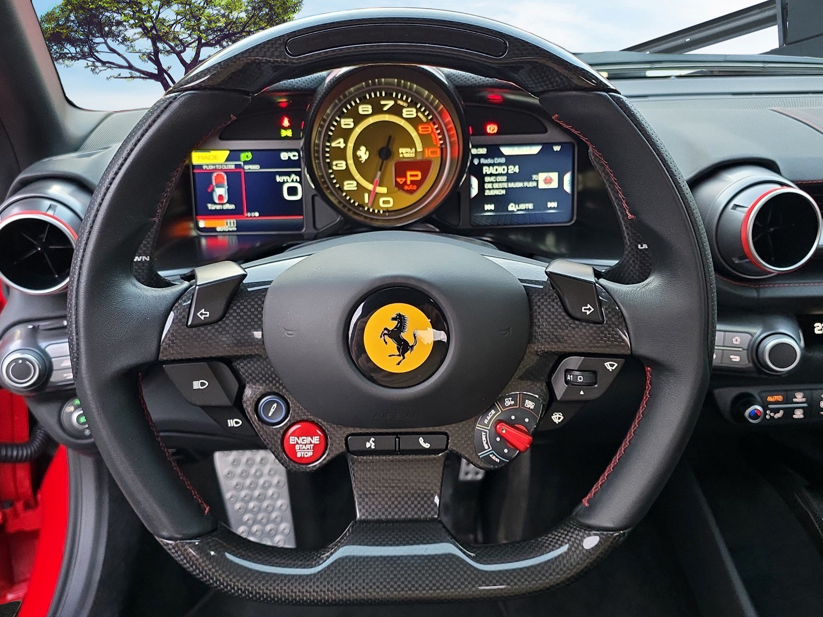 FERRARI 812 Superfast-image-10