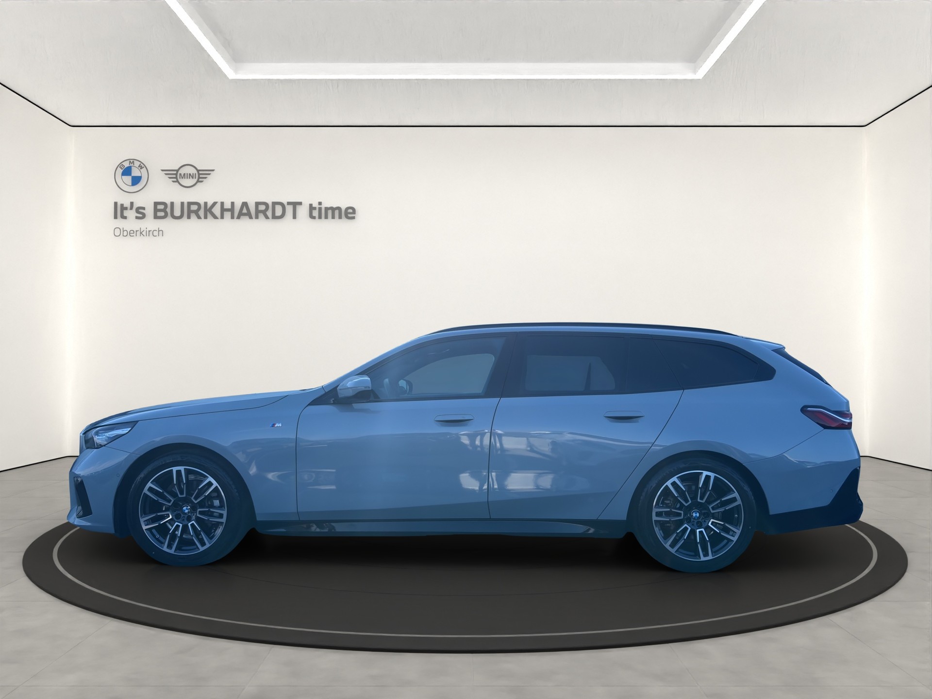 BMW 520d xDr 48V Tour M Sport-image-1