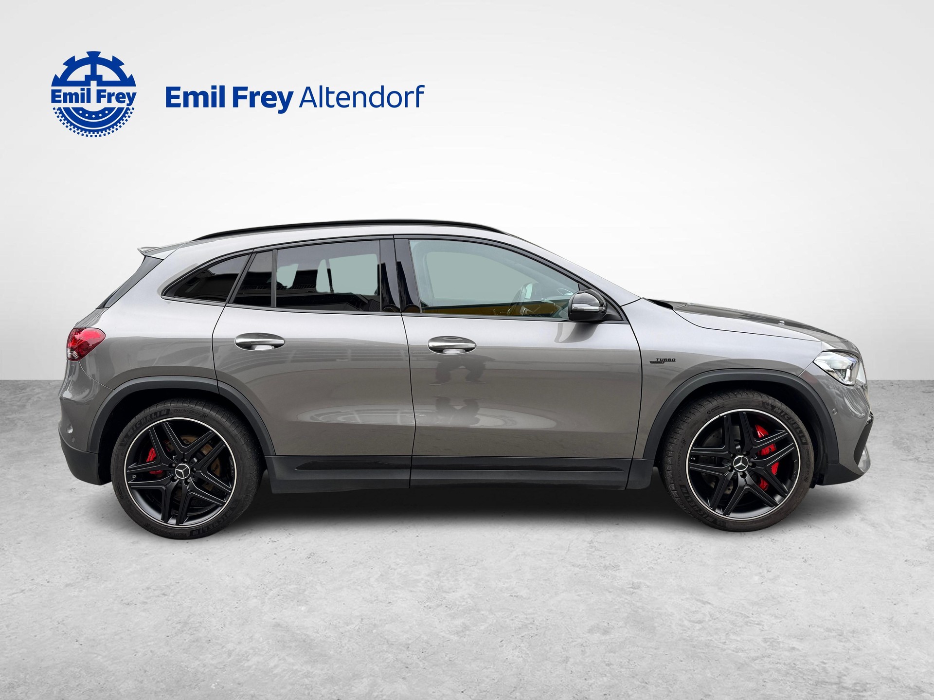 MERCEDES-BENZ GLA 45 S AMG 4matic+-image-5