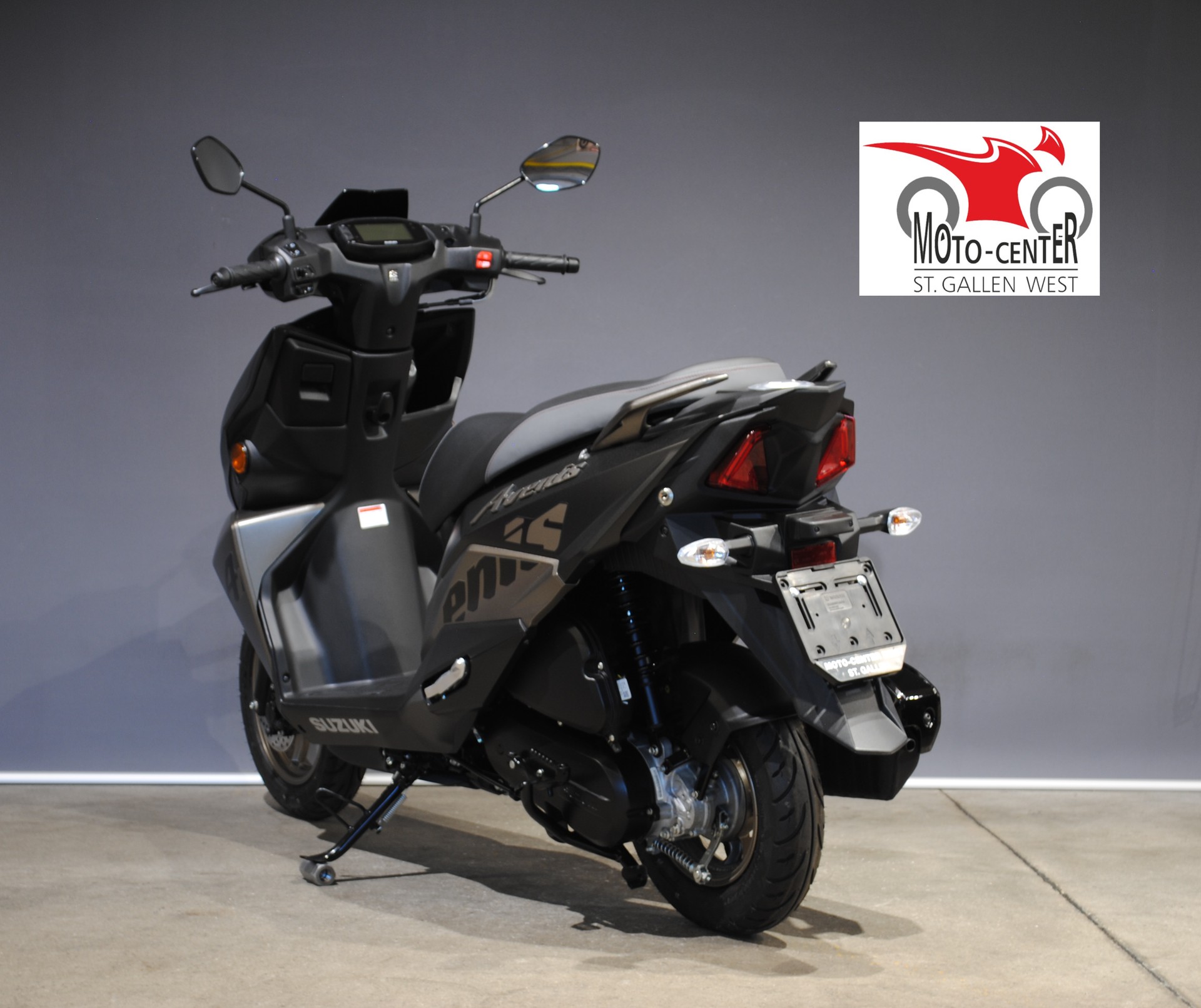 SUZUKI UN 125 Avenis-showroom-element-3