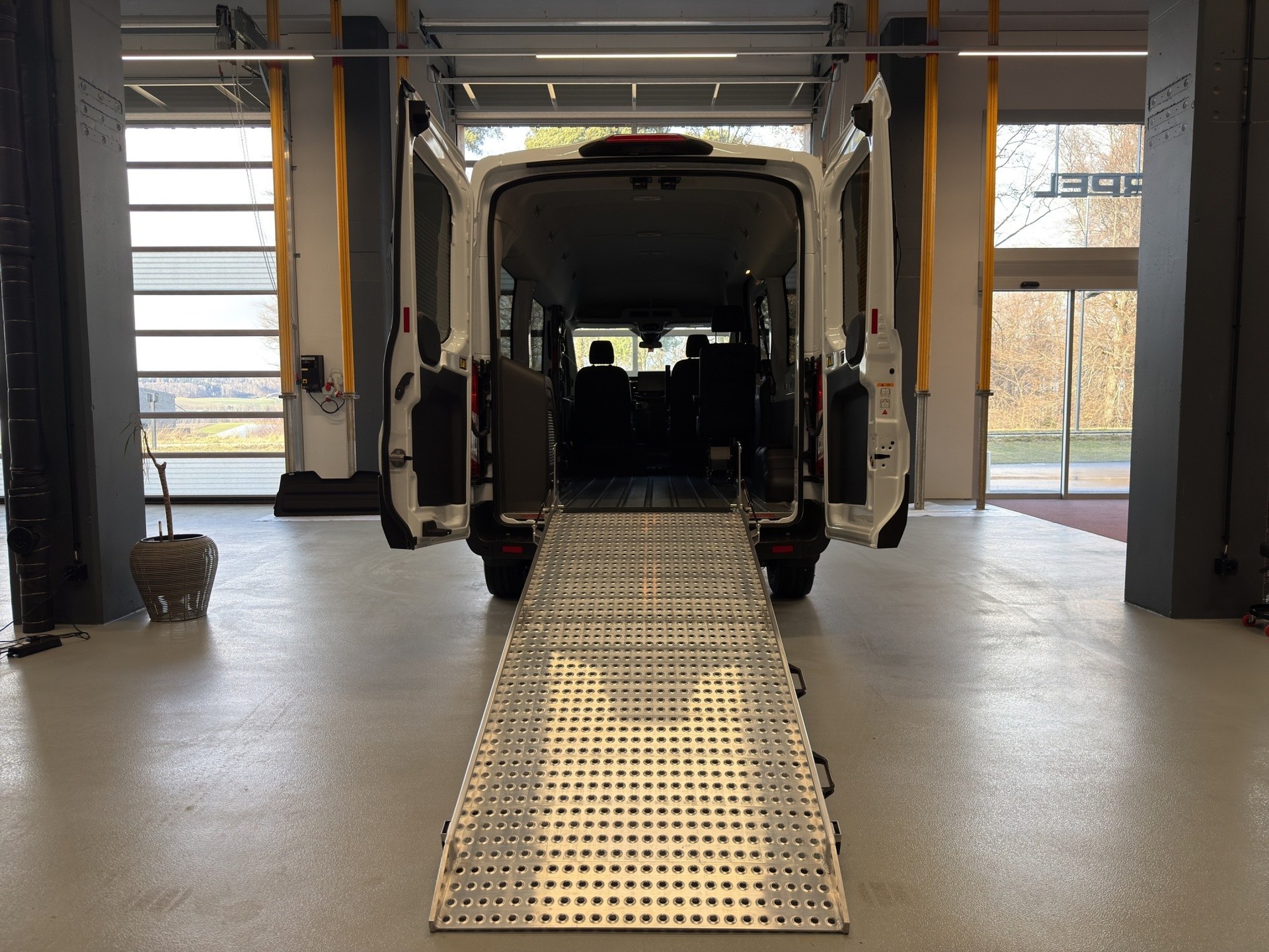 FORD Transit Combi 350 L3 Trend FWD A-image-12