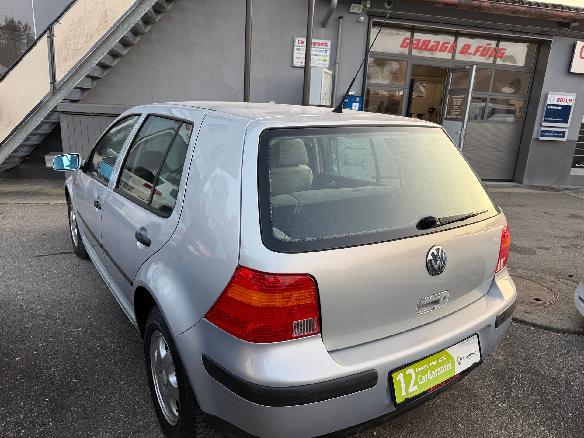 VW Golf 1.6 Trendline-image-2