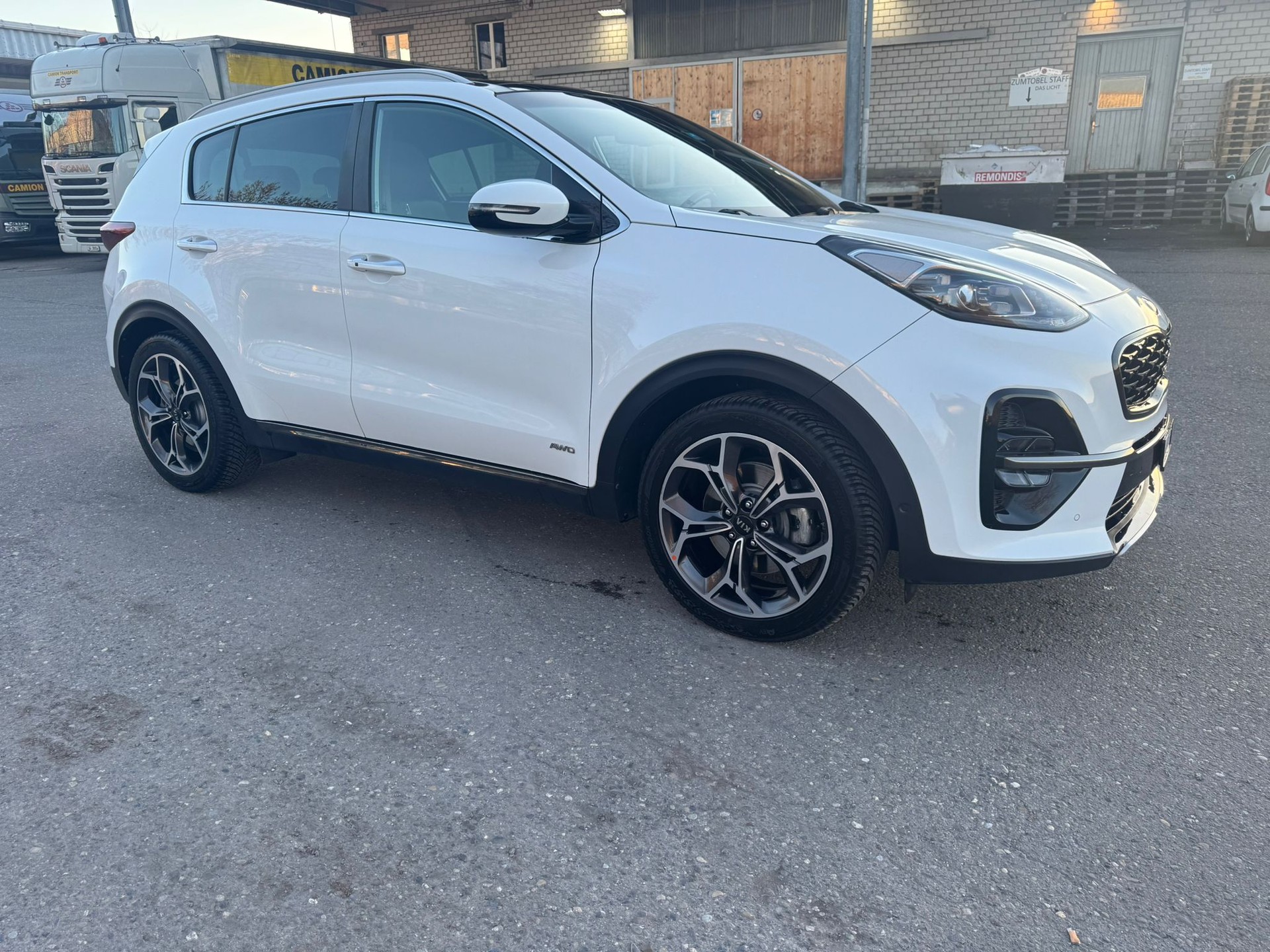 KIA Sportage 2.0CRDi GT Line Mild Hybrid Style 4WD Automat-image-2