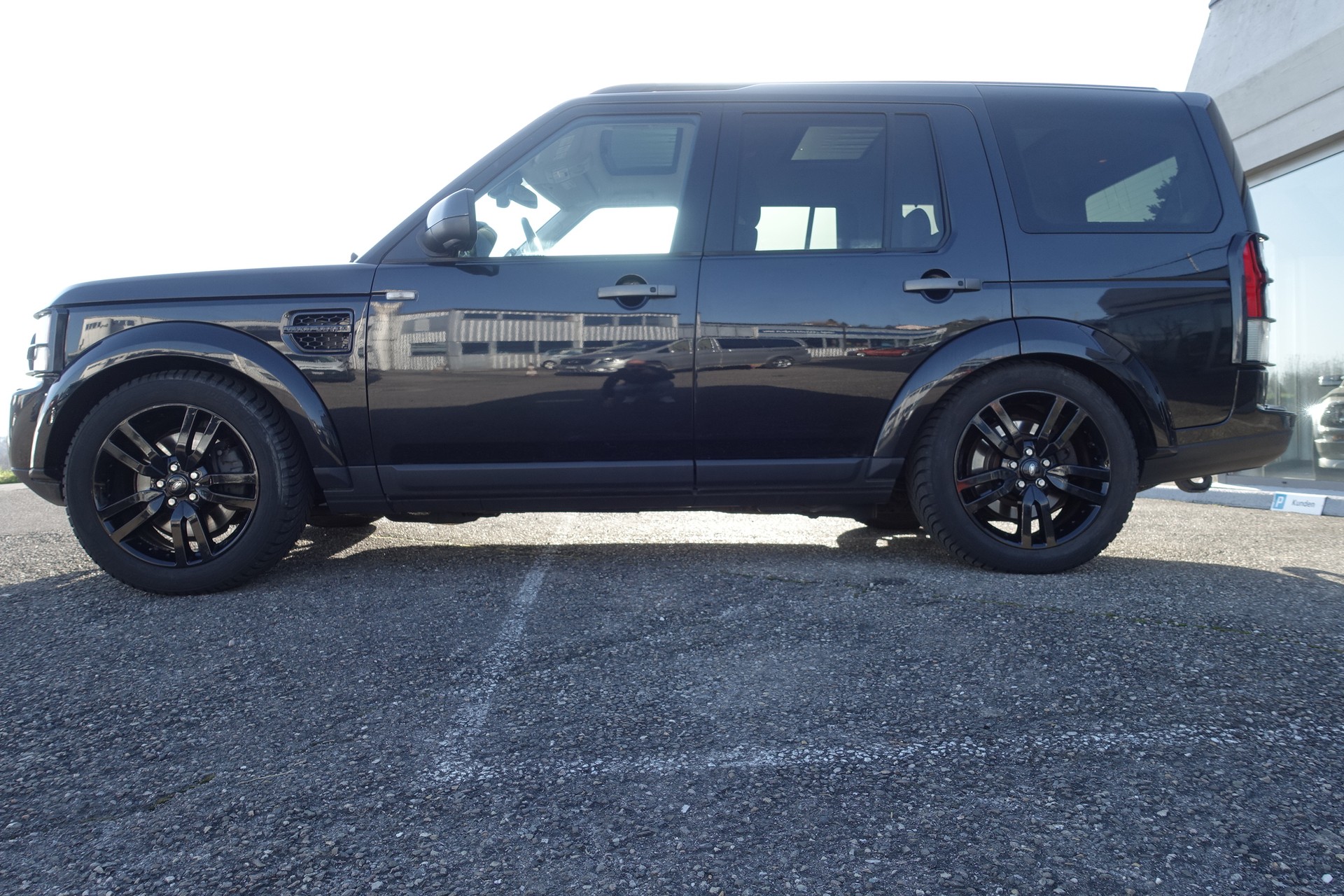 LAND ROVER DISCOVERY-image-1