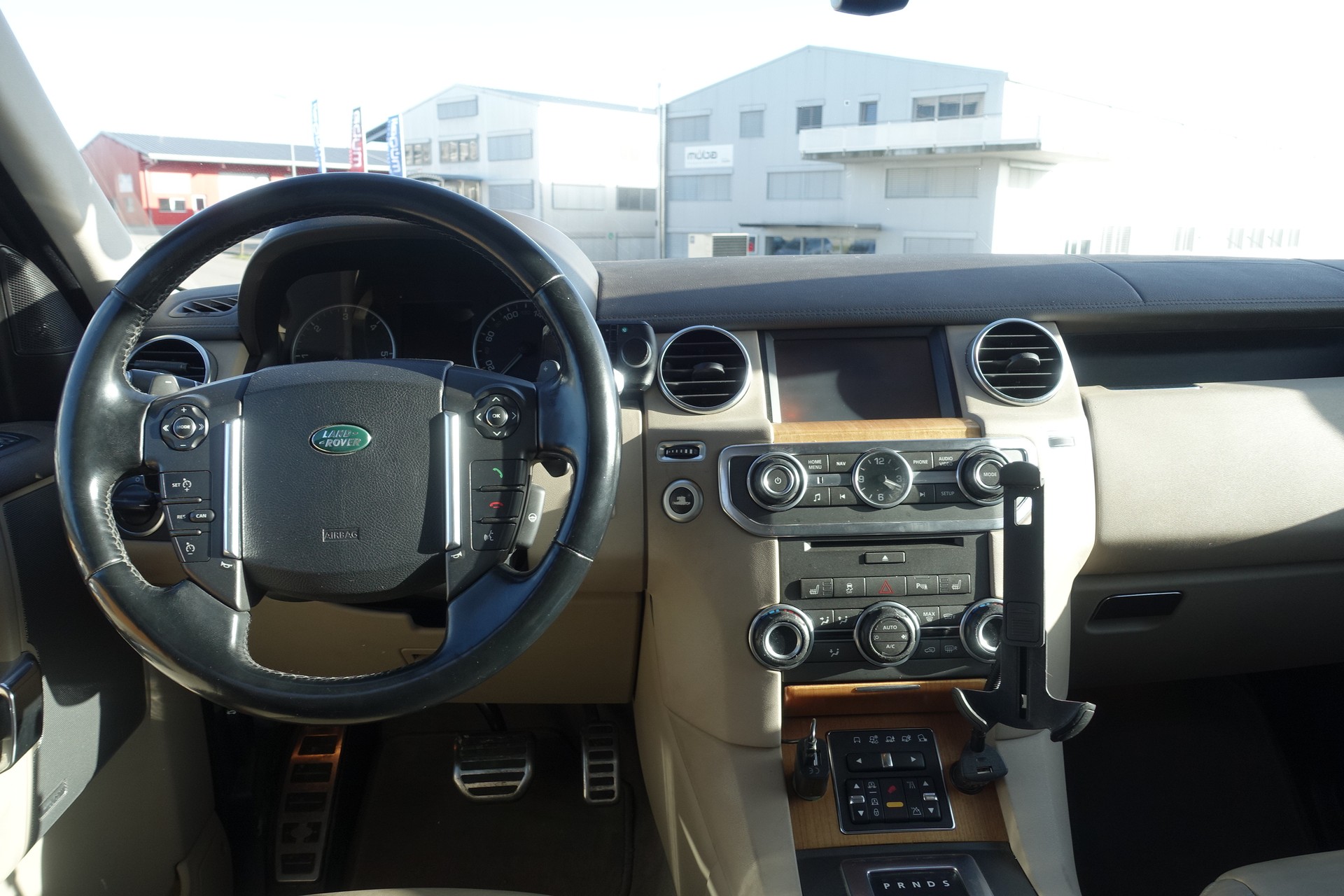 LAND ROVER DISCOVERY-image-11