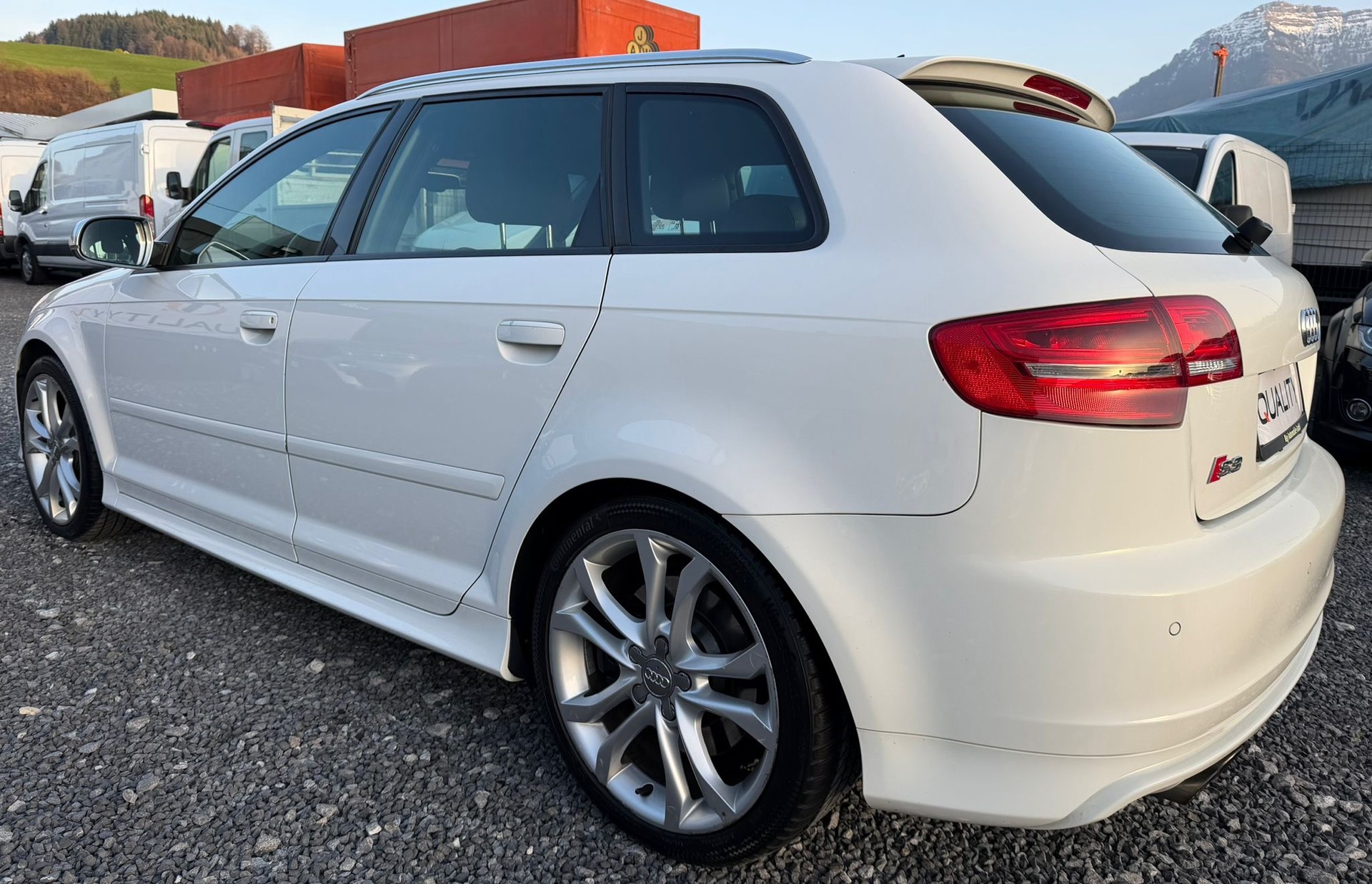 AUDI S3 Sportback 2.0 TFSI quattro S-tronic-image-4