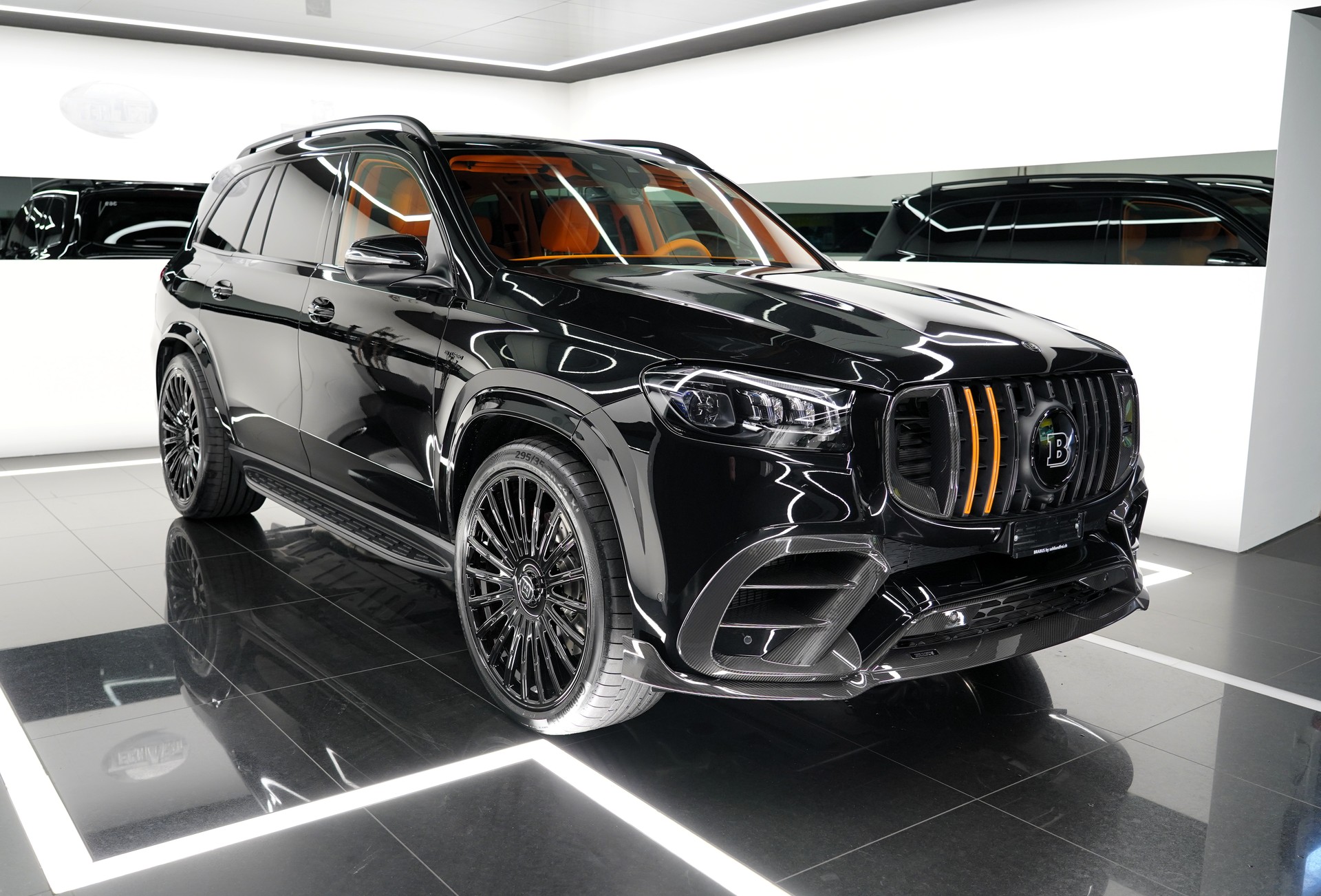 MERCEDES-BENZ GLS 63 4M+ 9G-Tronic BRABUS 700-showroom-element-1