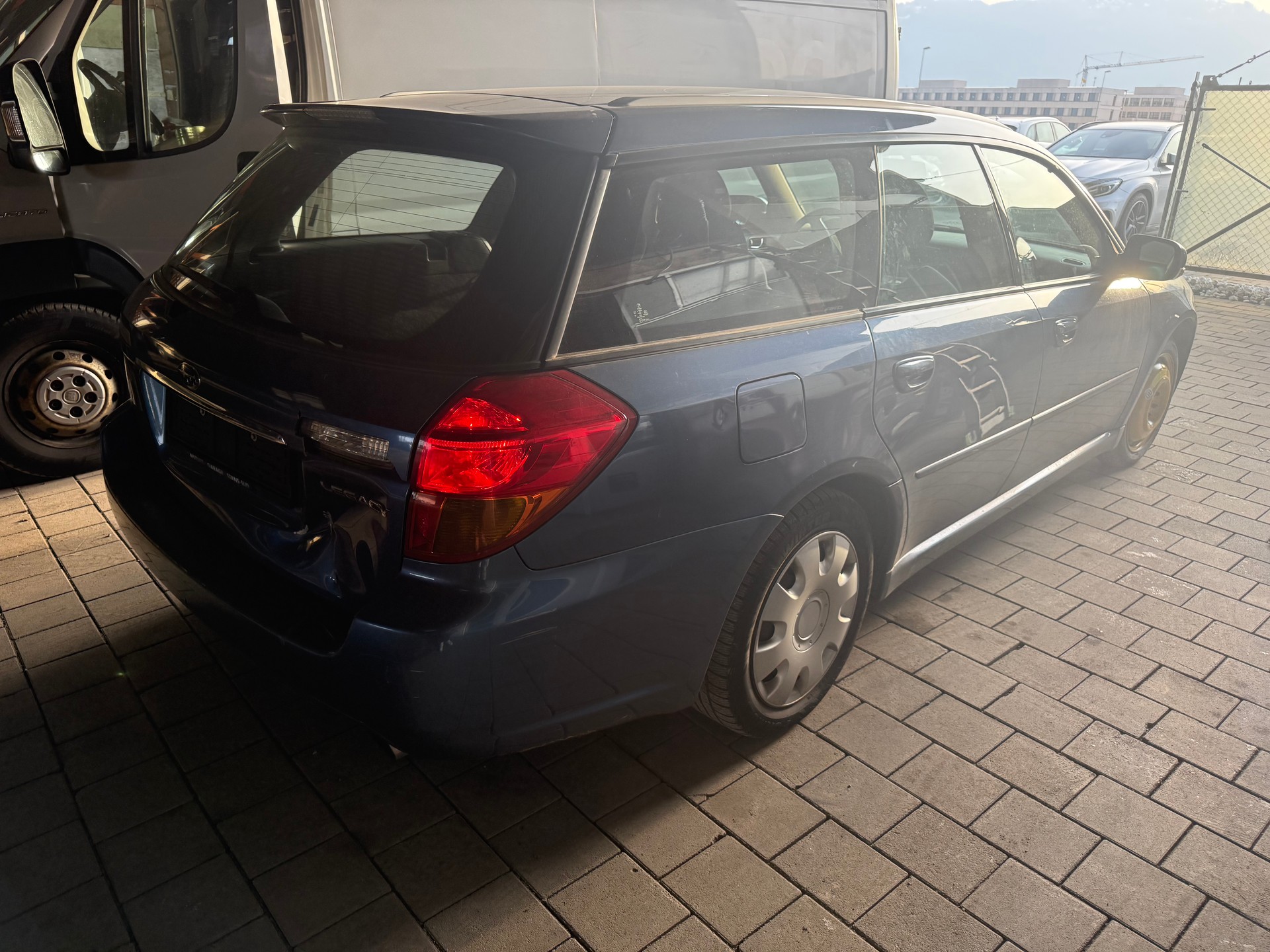SUBARU Legacy 2.0R AWD Swiss-image-3
