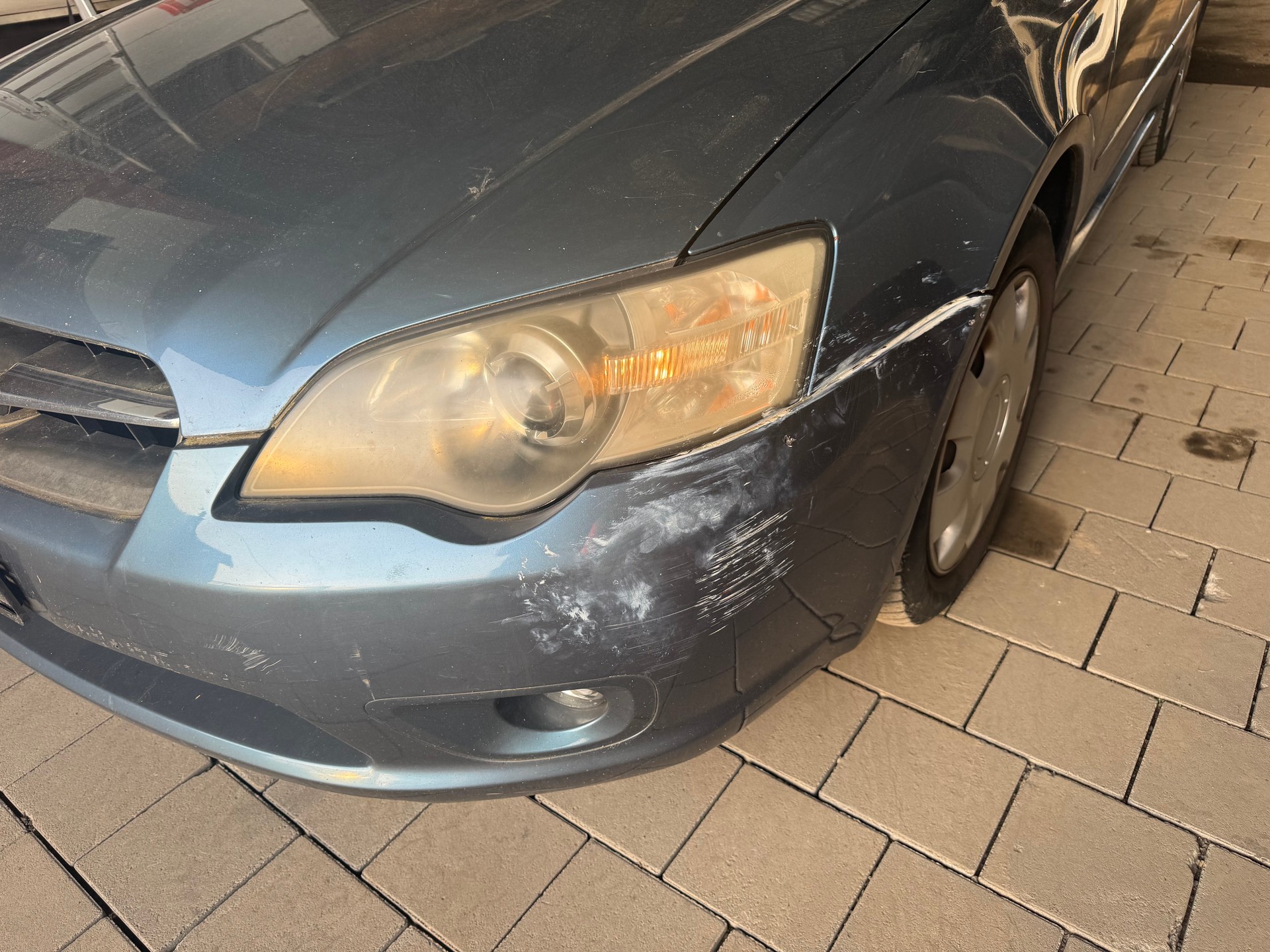 SUBARU Legacy 2.0R AWD Swiss-image-2