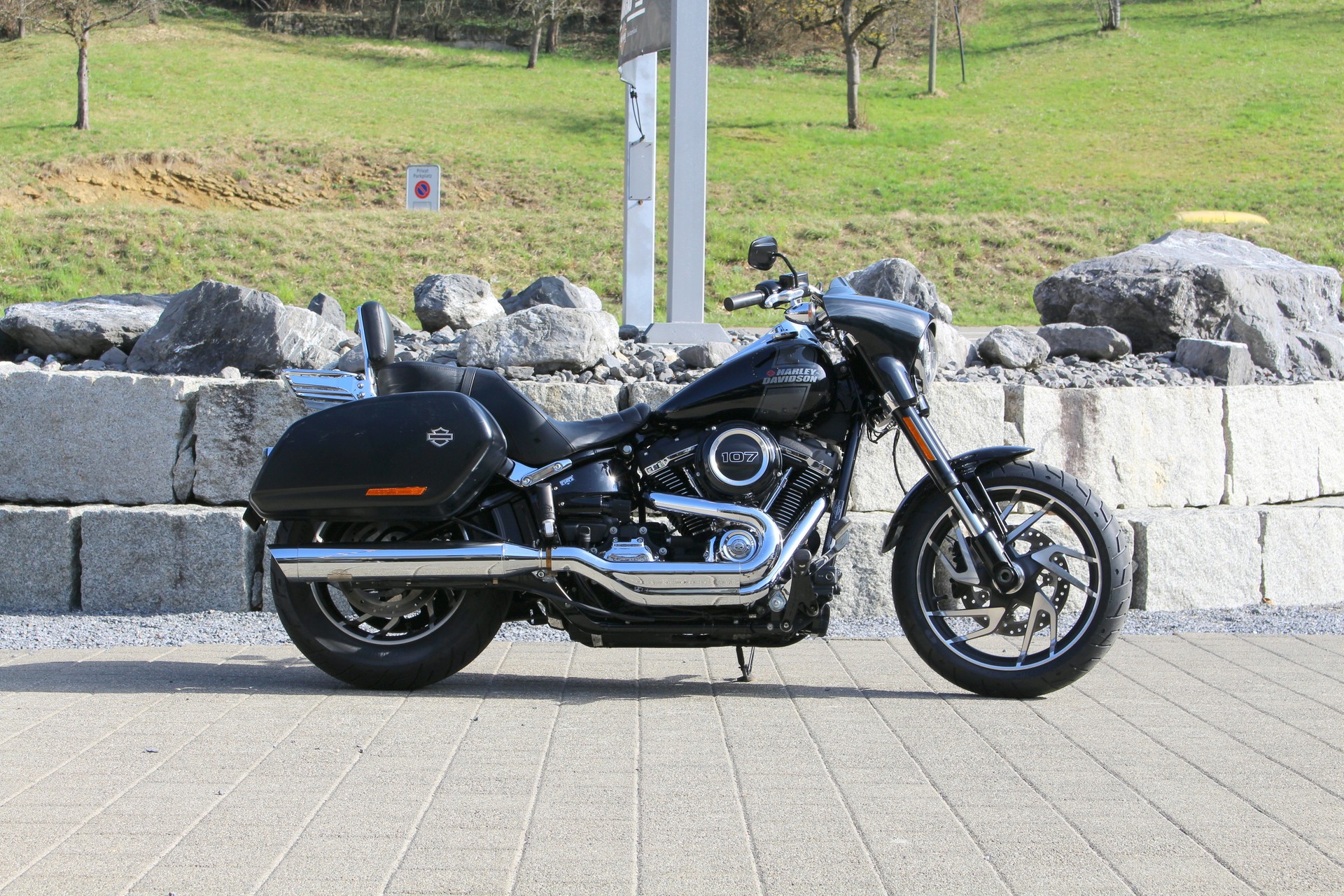 HARLEY-DAVIDSON FLSB Sport Glide 107