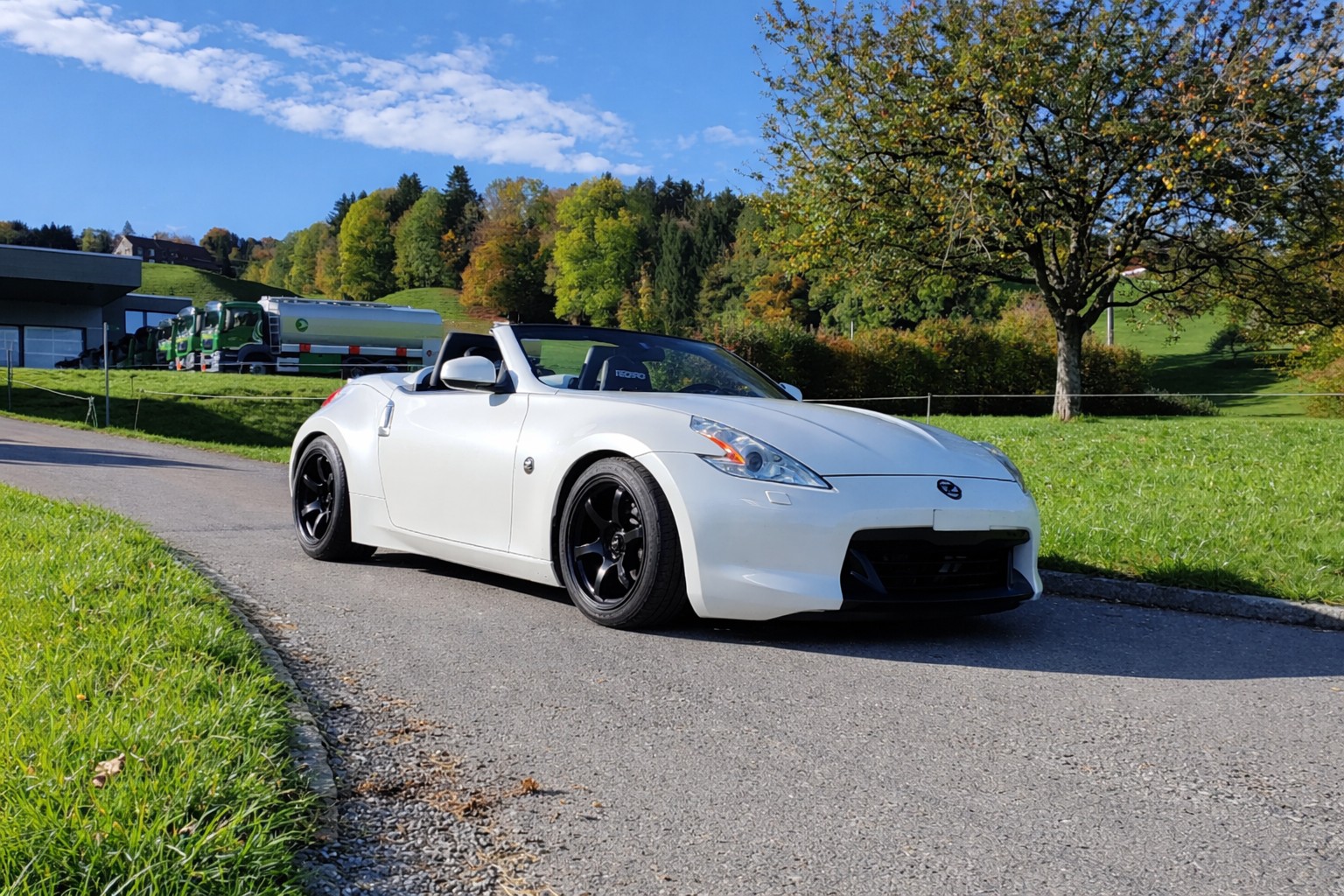 NISSAN NISSAN 370Z Roadster - Recaro/Rays/Bilstein/Invidia