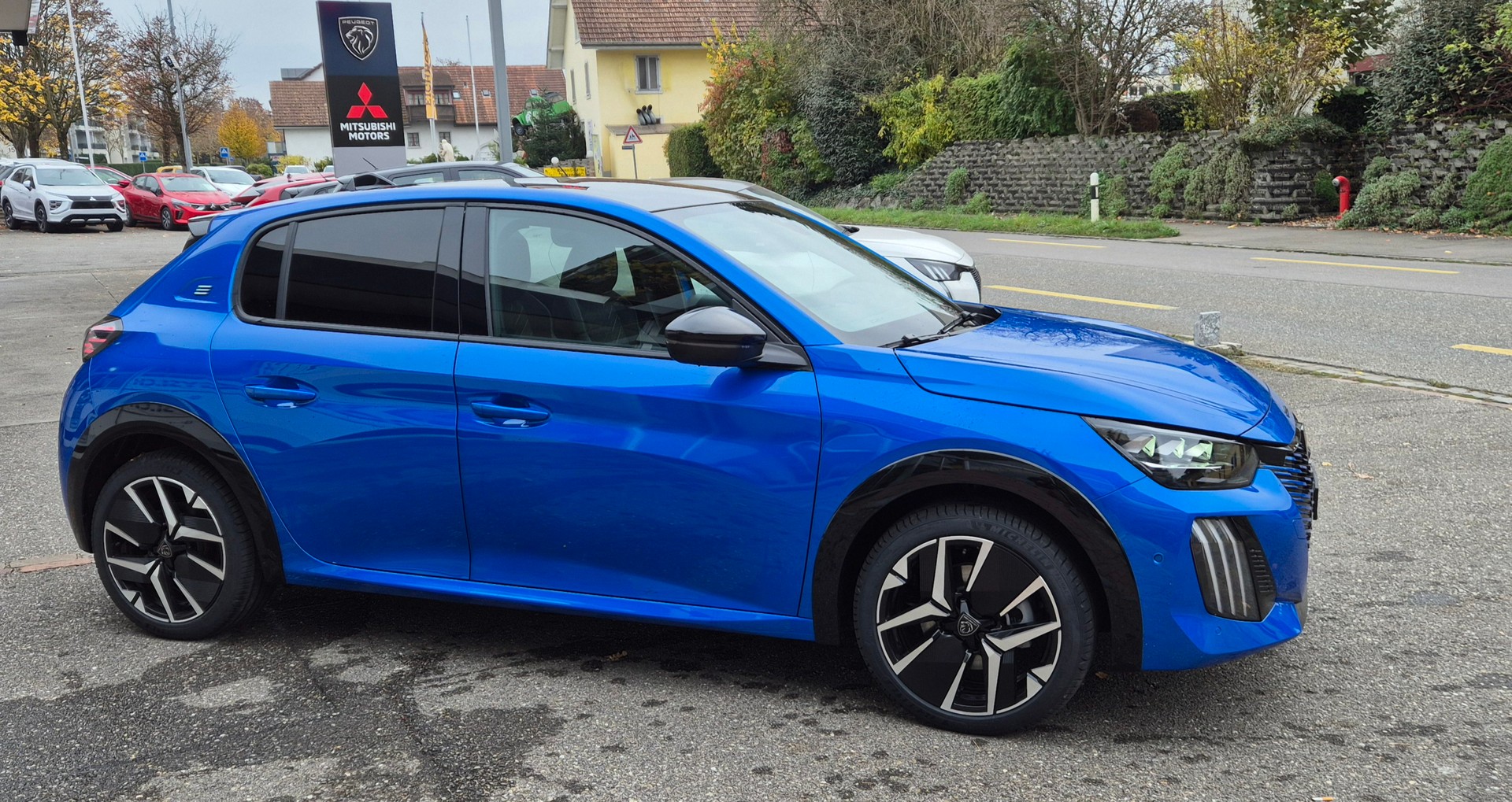 PEUGEOT 208 MHEV Allure Premium Helvetia (422)-image-14