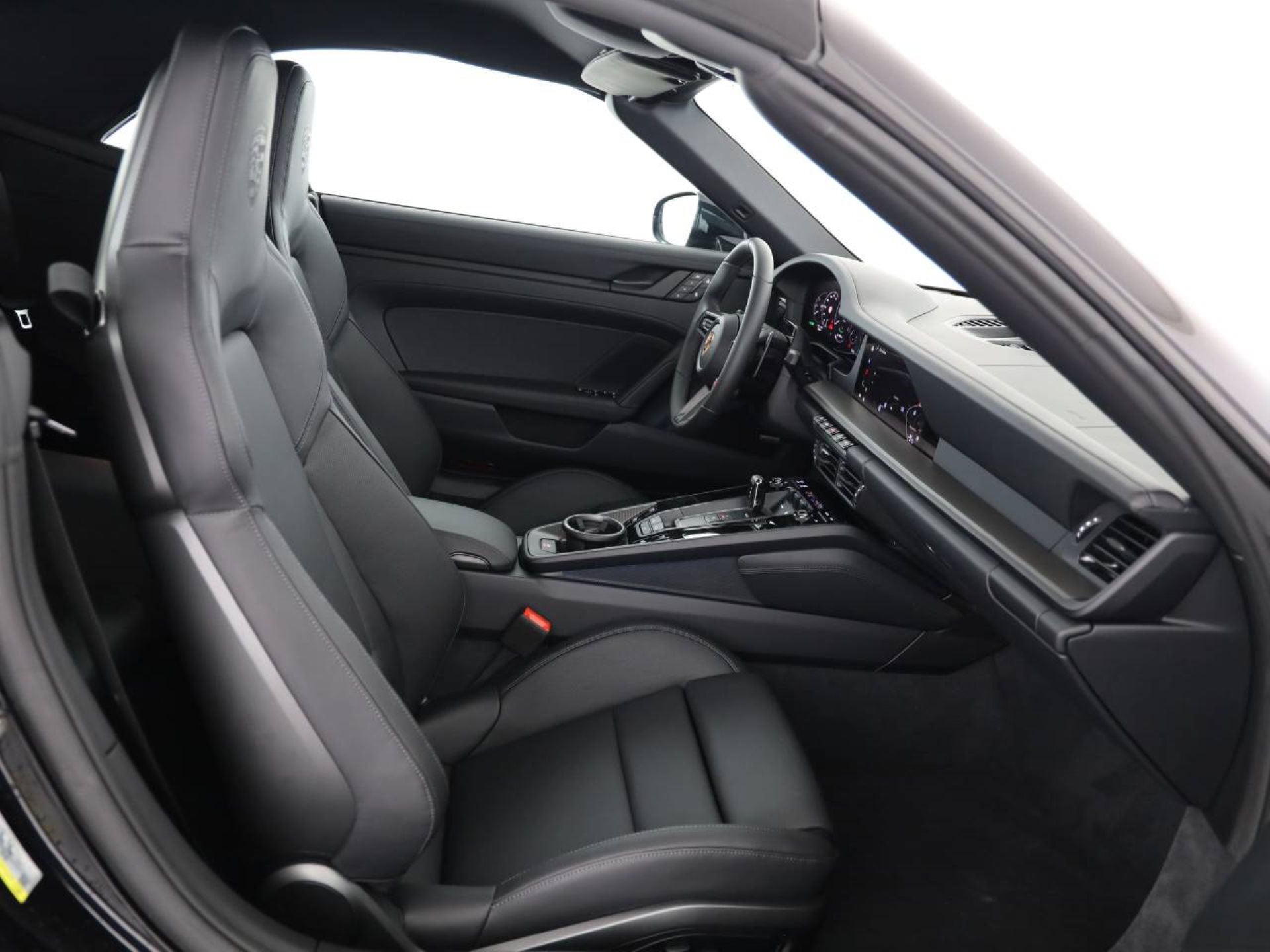 PORSCHE 911 Carrera GTS Cabriolet-image-16