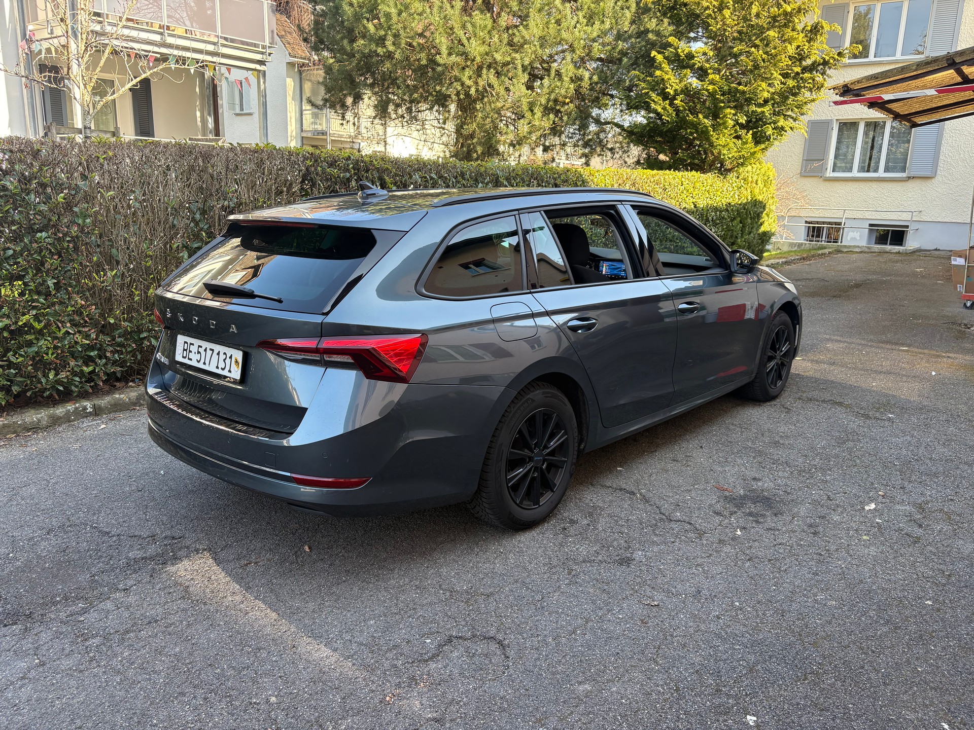 SKODA Octavia Combi 2.0 TDI DSG Ambition-image-3