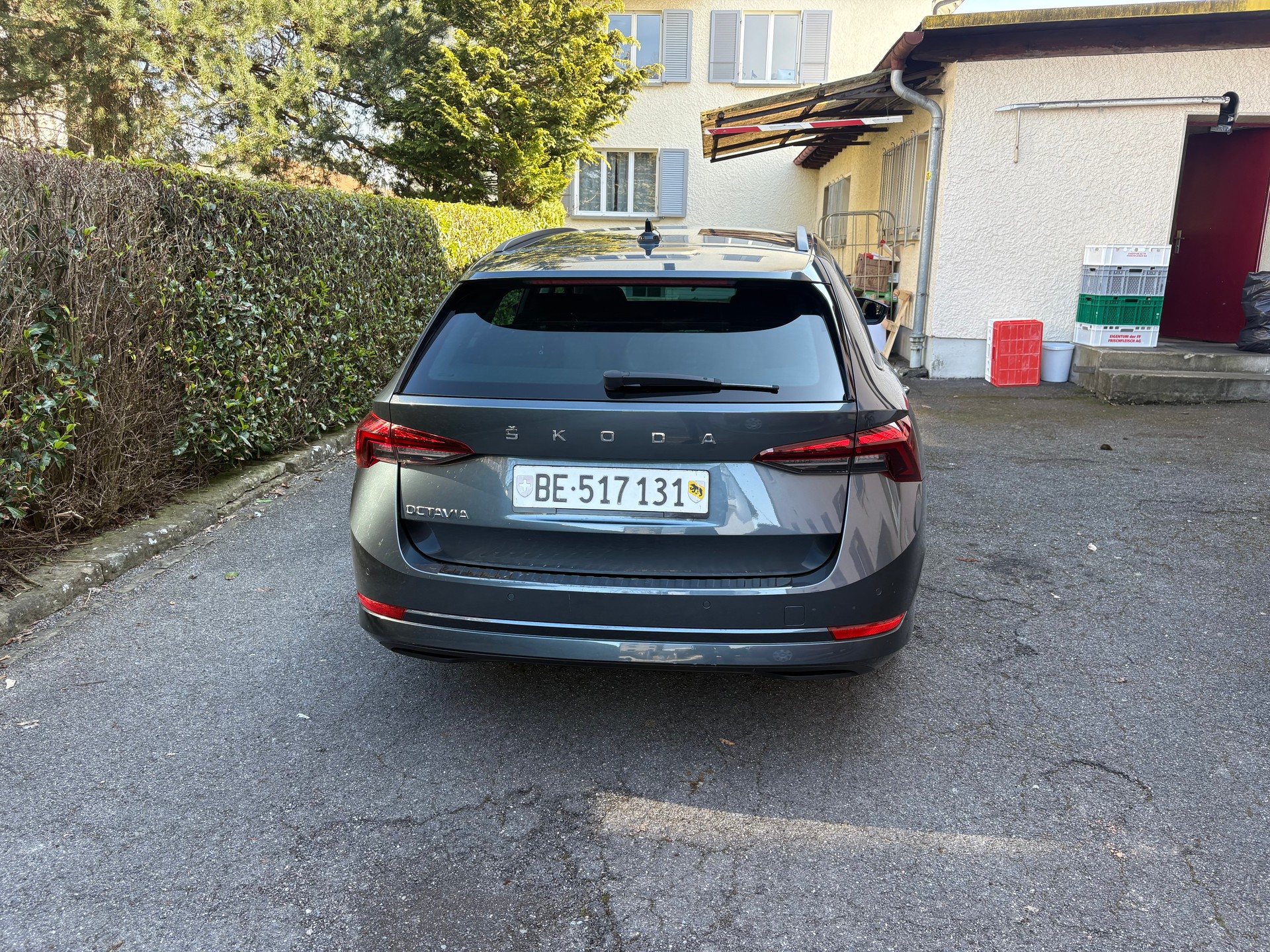SKODA Octavia Combi 2.0 TDI DSG Ambition-image-4