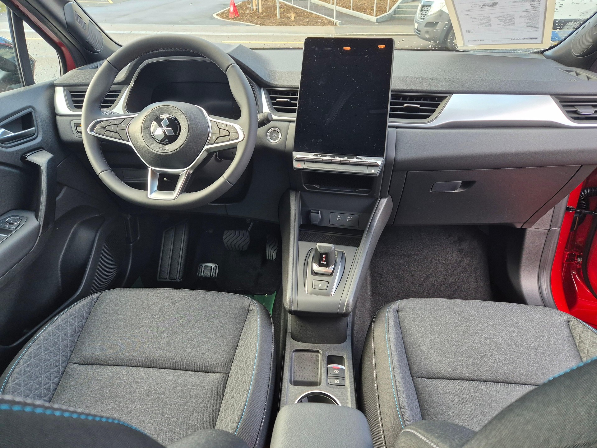 MITSUBISHI Grandis 1.8 HEV Invite+-image-5