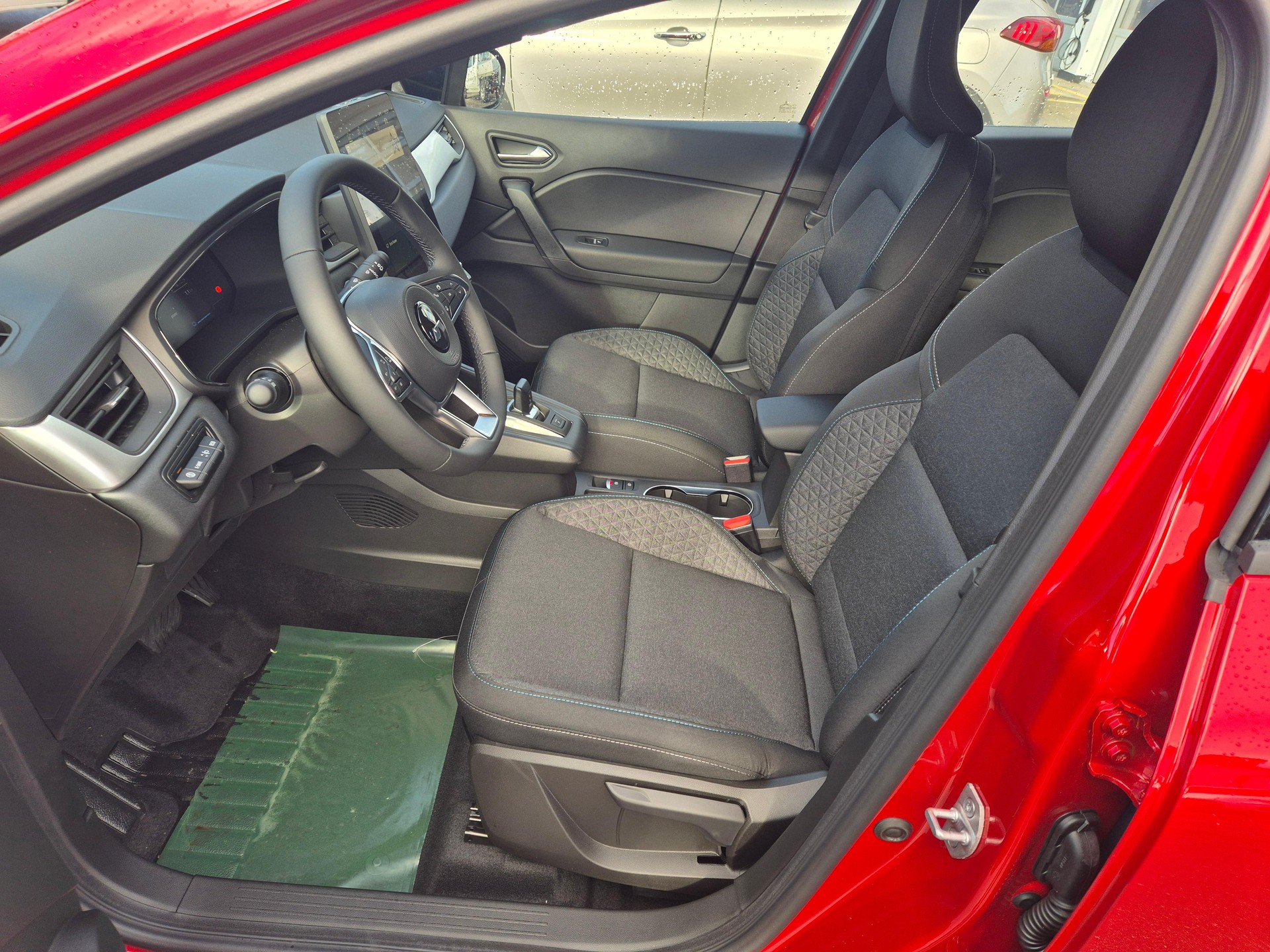 MITSUBISHI Grandis 1.8 HEV Invite+-image-7