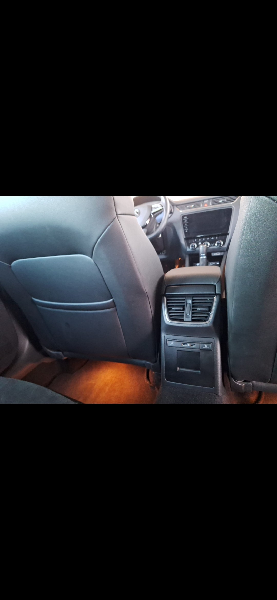 SKODA Octavia Combi 2.0 TDI Style DSG-image-11
