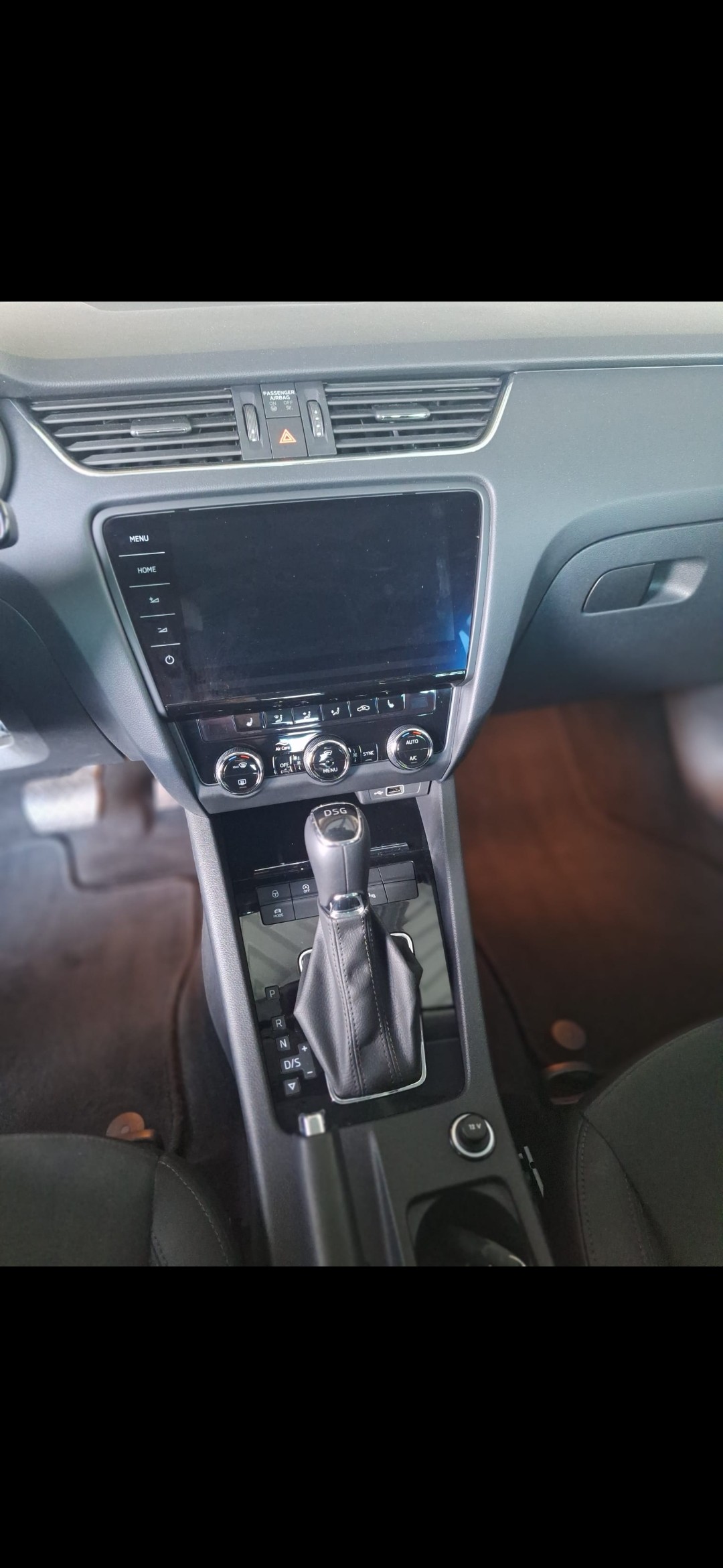 SKODA Octavia Combi 2.0 TDI Style DSG-image-14