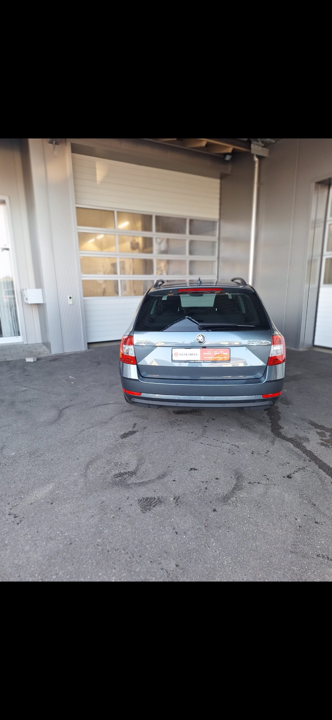 SKODA Octavia Combi 2.0 TDI Style DSG-image-6