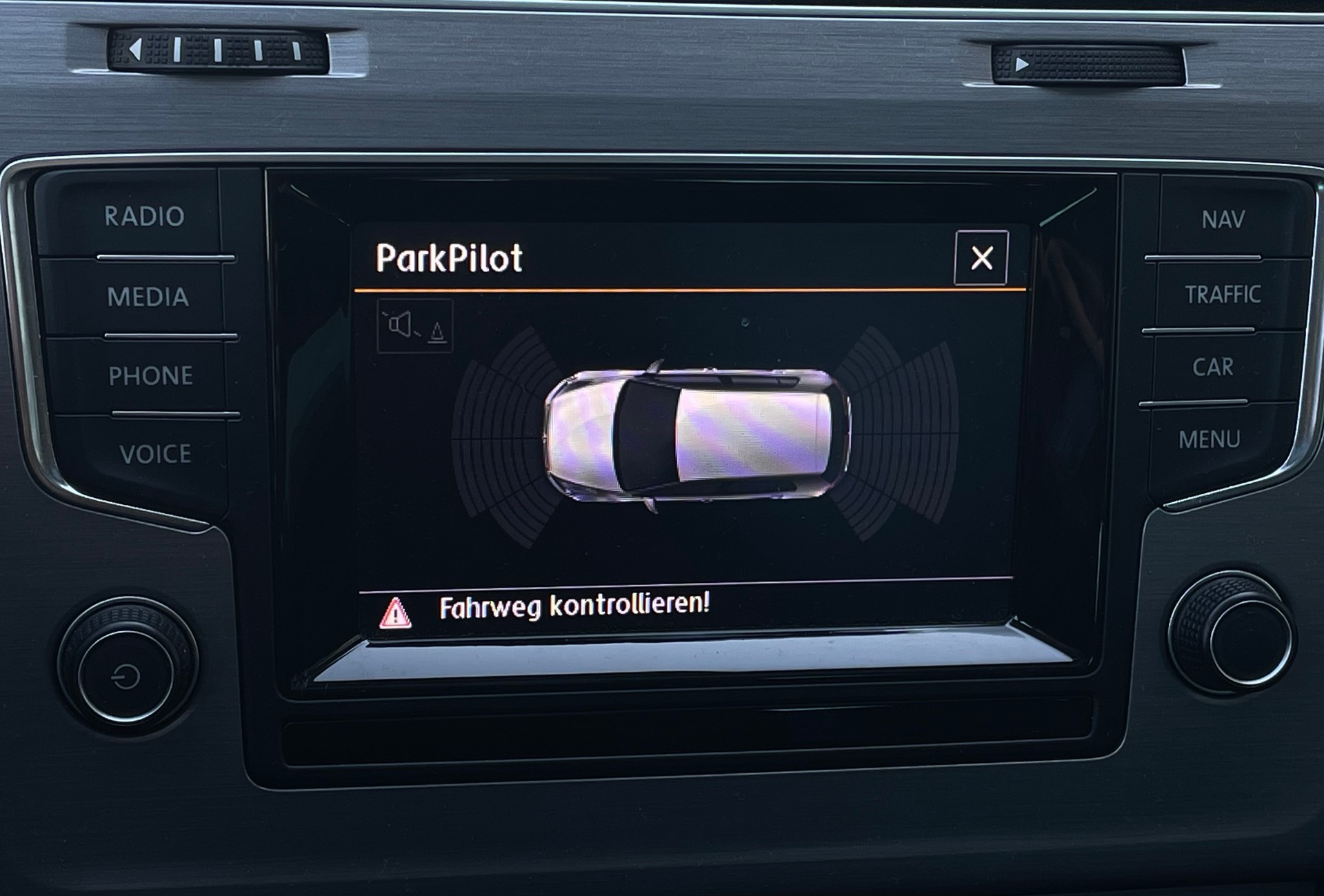 VW Golf 1.6 TDI Comfortline 4Motion-image-9
