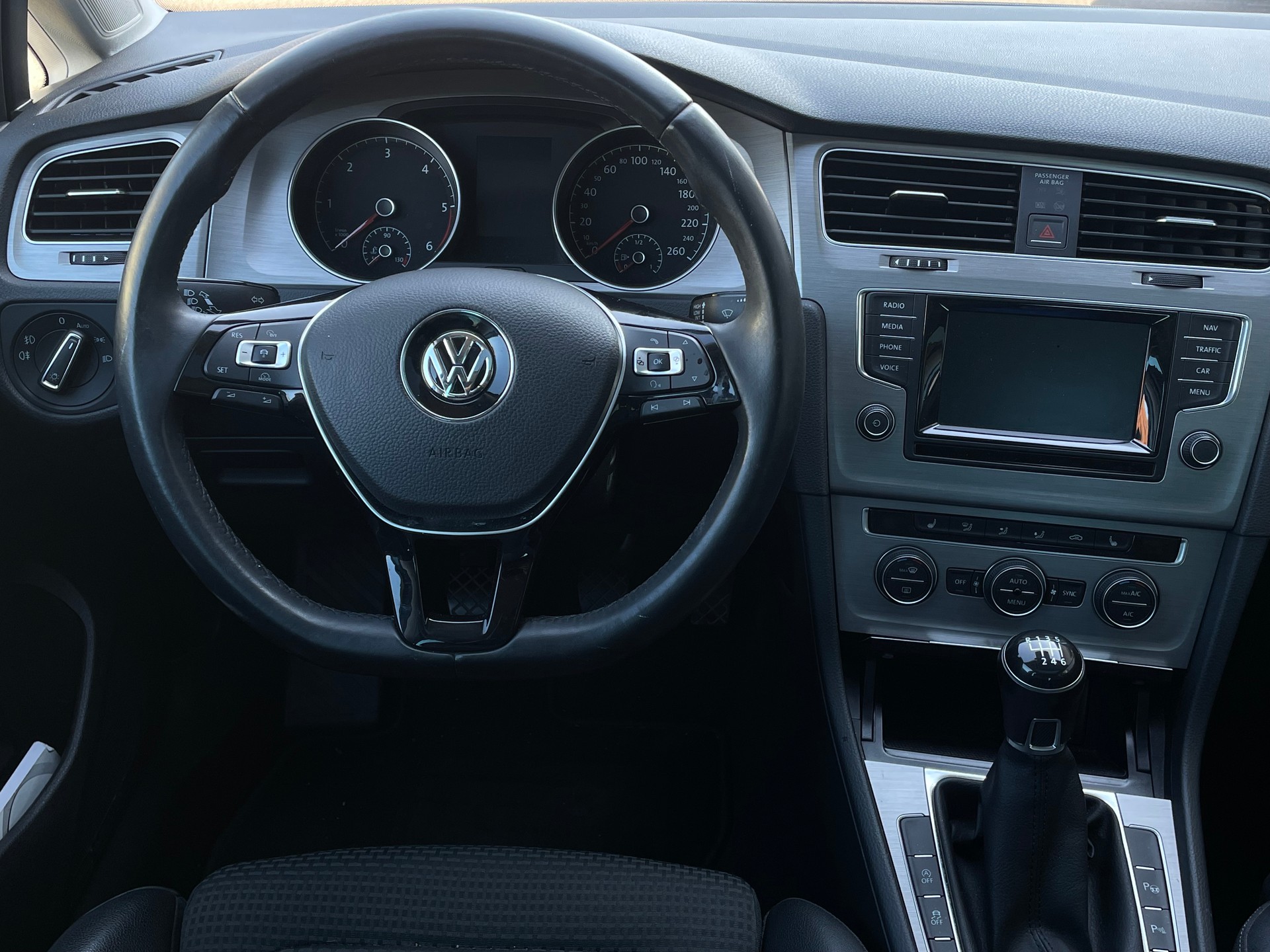 VW Golf 1.6 TDI Comfortline 4Motion-image-5