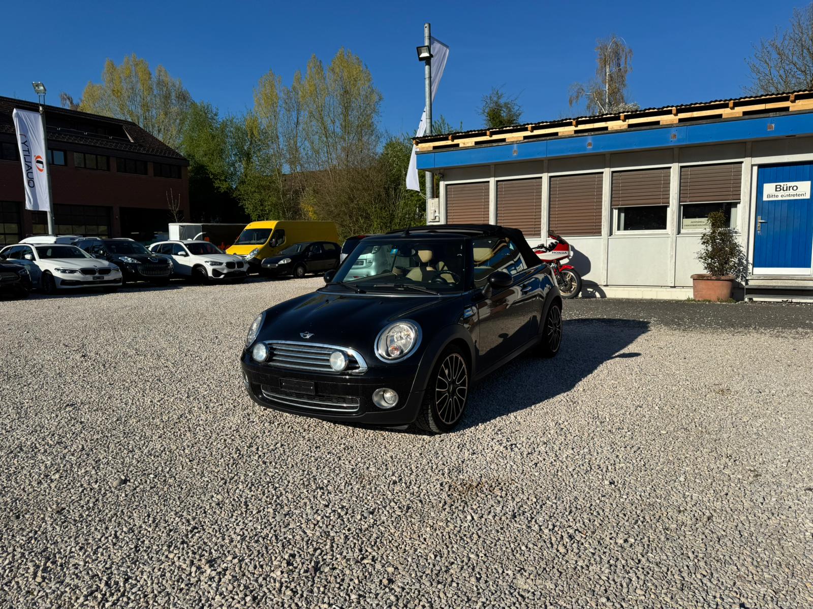 MINI Cooper Cabriolet-image-1