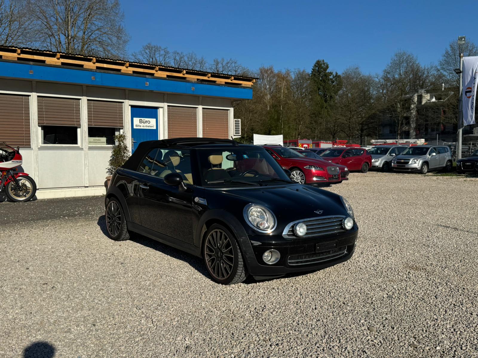 MINI Cooper Cabriolet-image-2