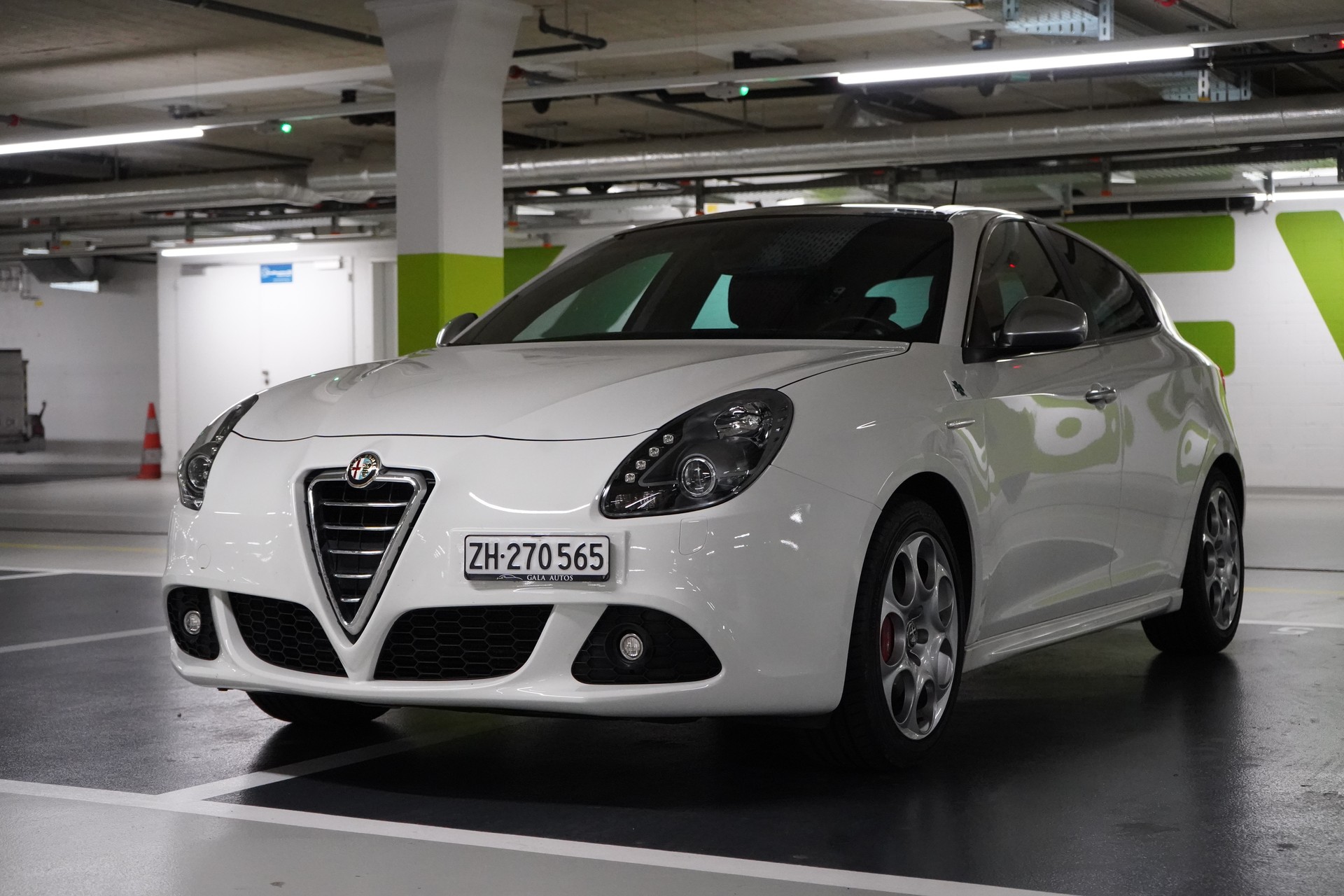 ALFA ROMEO Giulietta 1750 TBi Quadrifoglio Verde-image-1